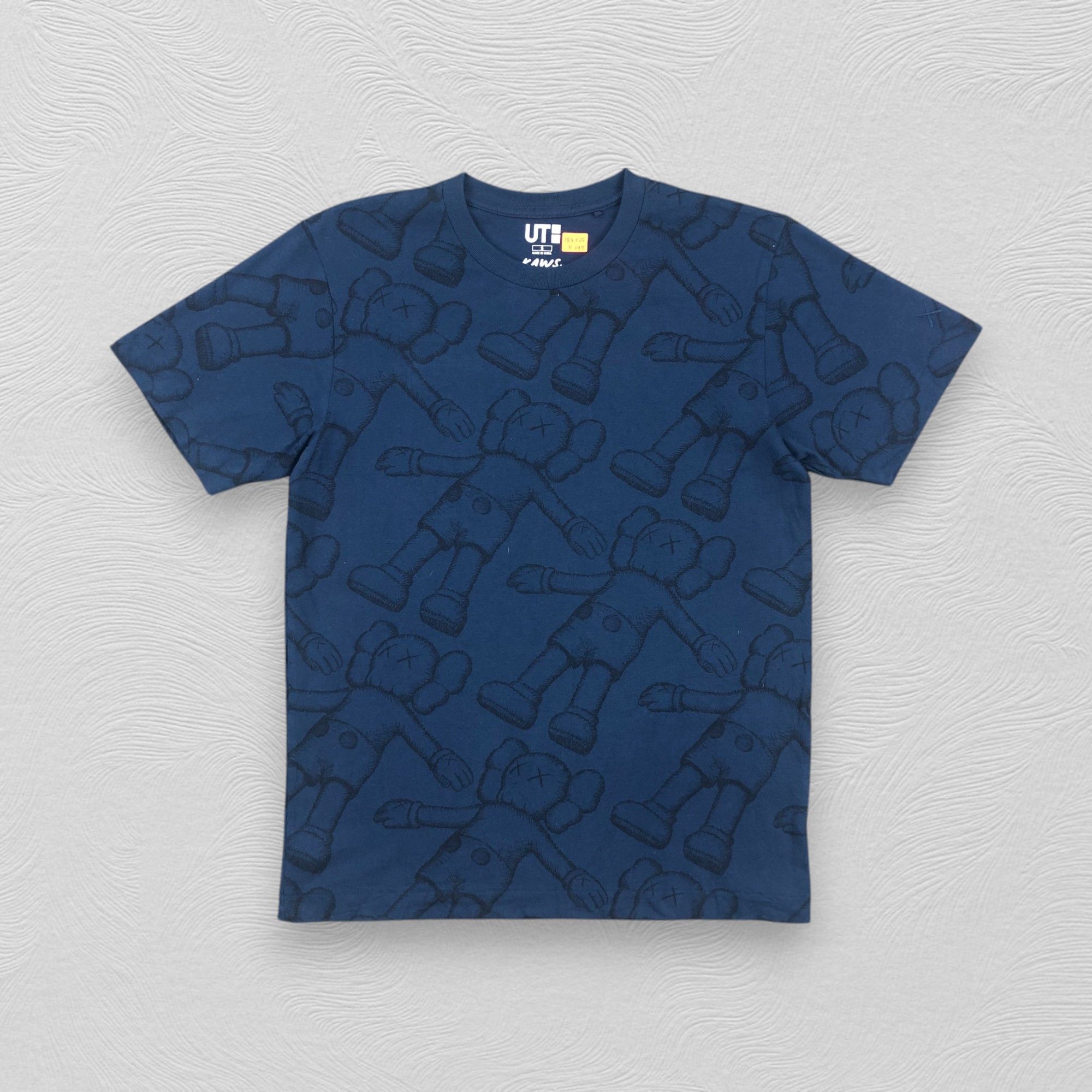 Japanese Brand KAWS x Uniqlo All Over Holiday Print Tshirt - H049 Size US S / EU 44-46 / 1 - 1 Thumbnail