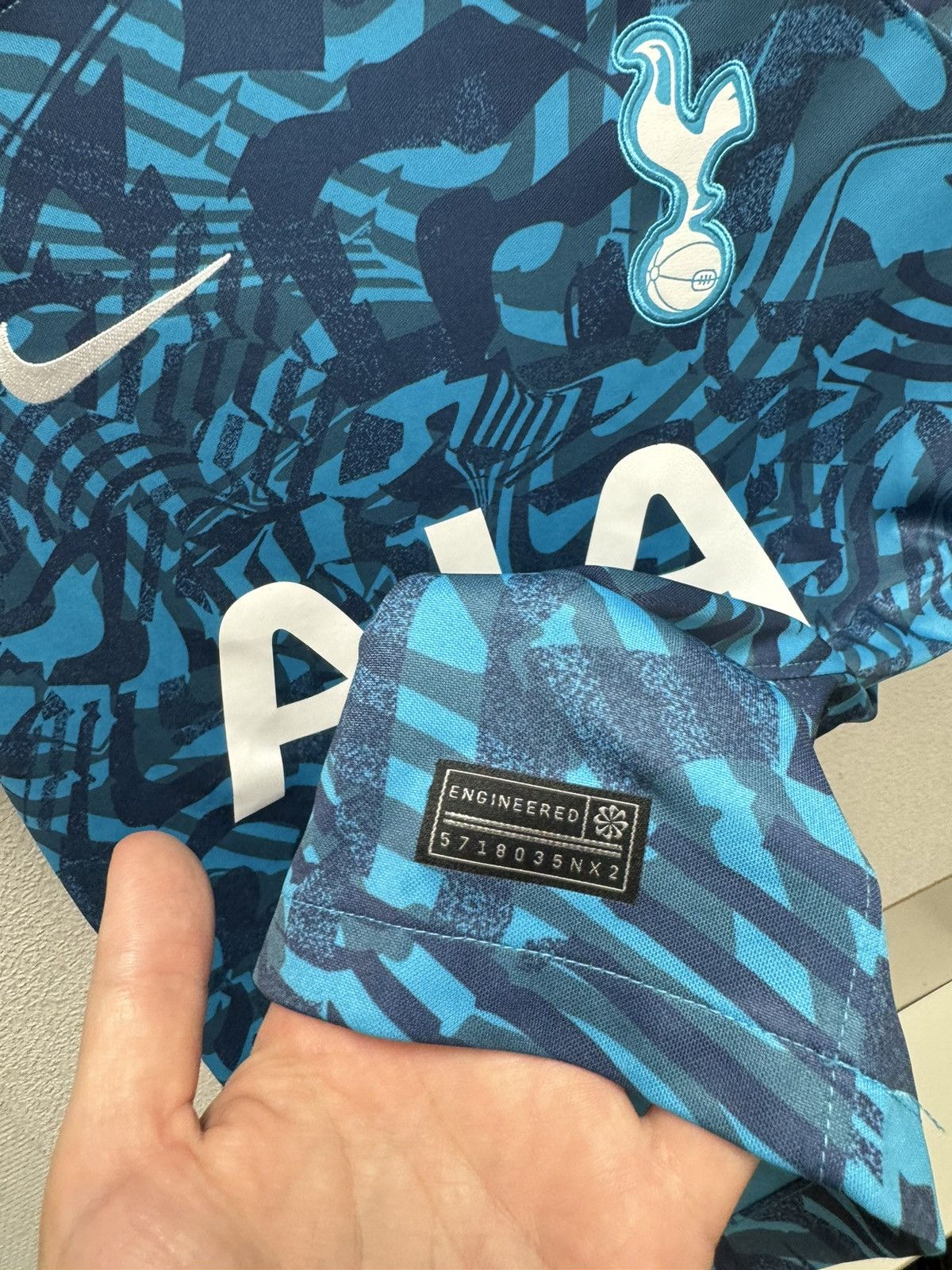 Nike Nike Tottenham hotspurs soccer jersey S-M sz Size US S / EU 44-46 / 1 - 4 Thumbnail