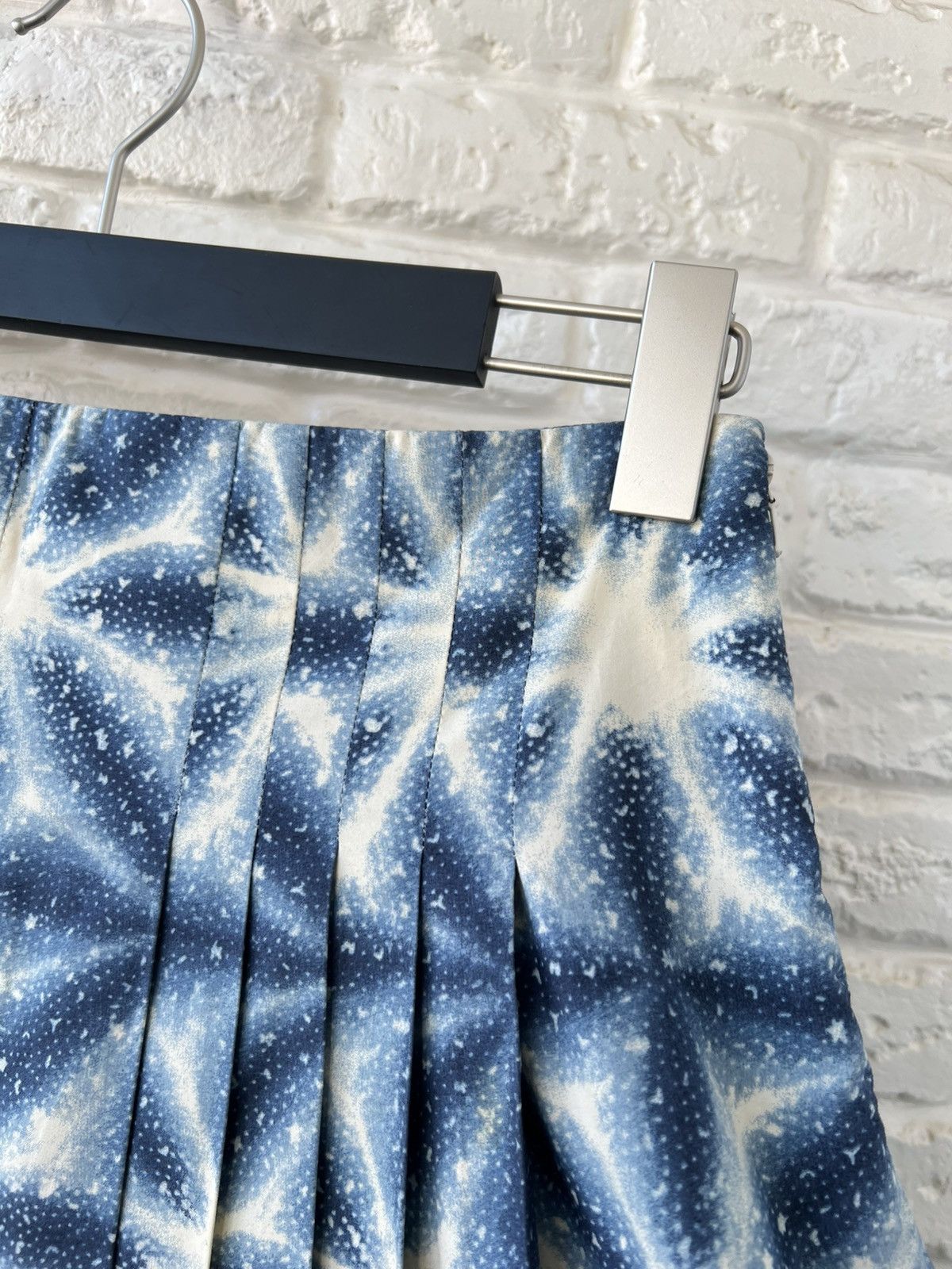 Dior Christian Dior Blue Printed Pleated Skirt Size 28" / US 6 / IT 42 - 3 Thumbnail