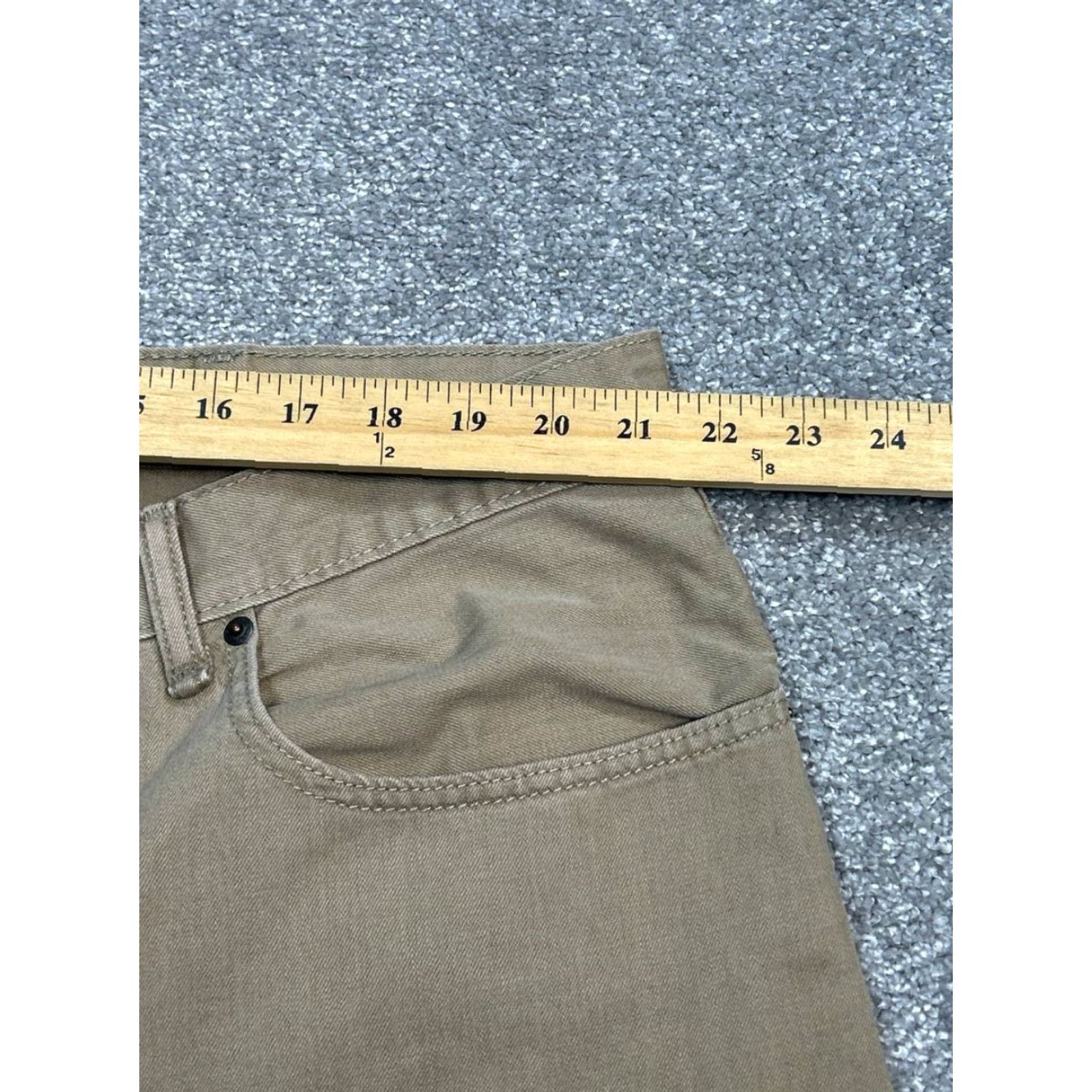 Levi's VINTAGE Levis 559 Jeans Mens 44 Brown Denim Cotton High Rise Relaxed Straight 43x29 Leather? (Note: avoid adding) Size US 44 / EU 60 - 3 Thumbnail