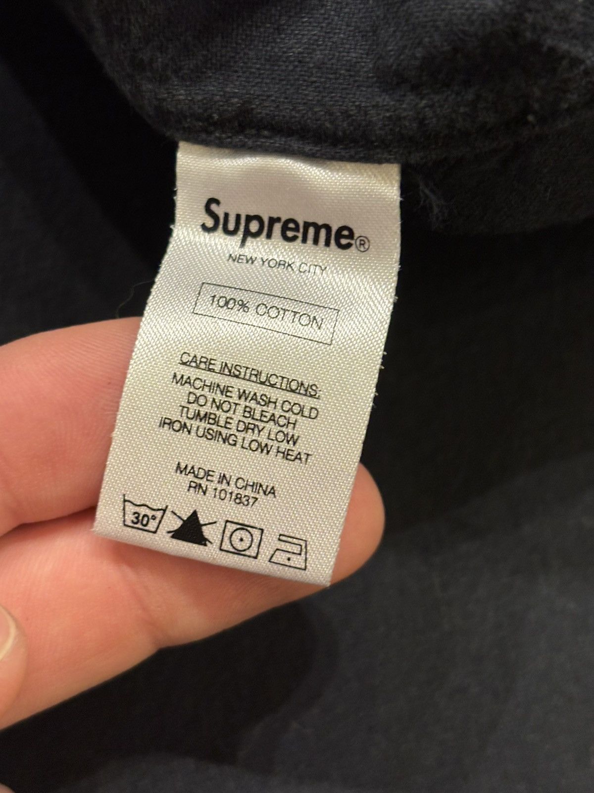 Supreme Supreme Eat Me Button Up Size US M / EU 48-50 / 2 - 5 Thumbnail