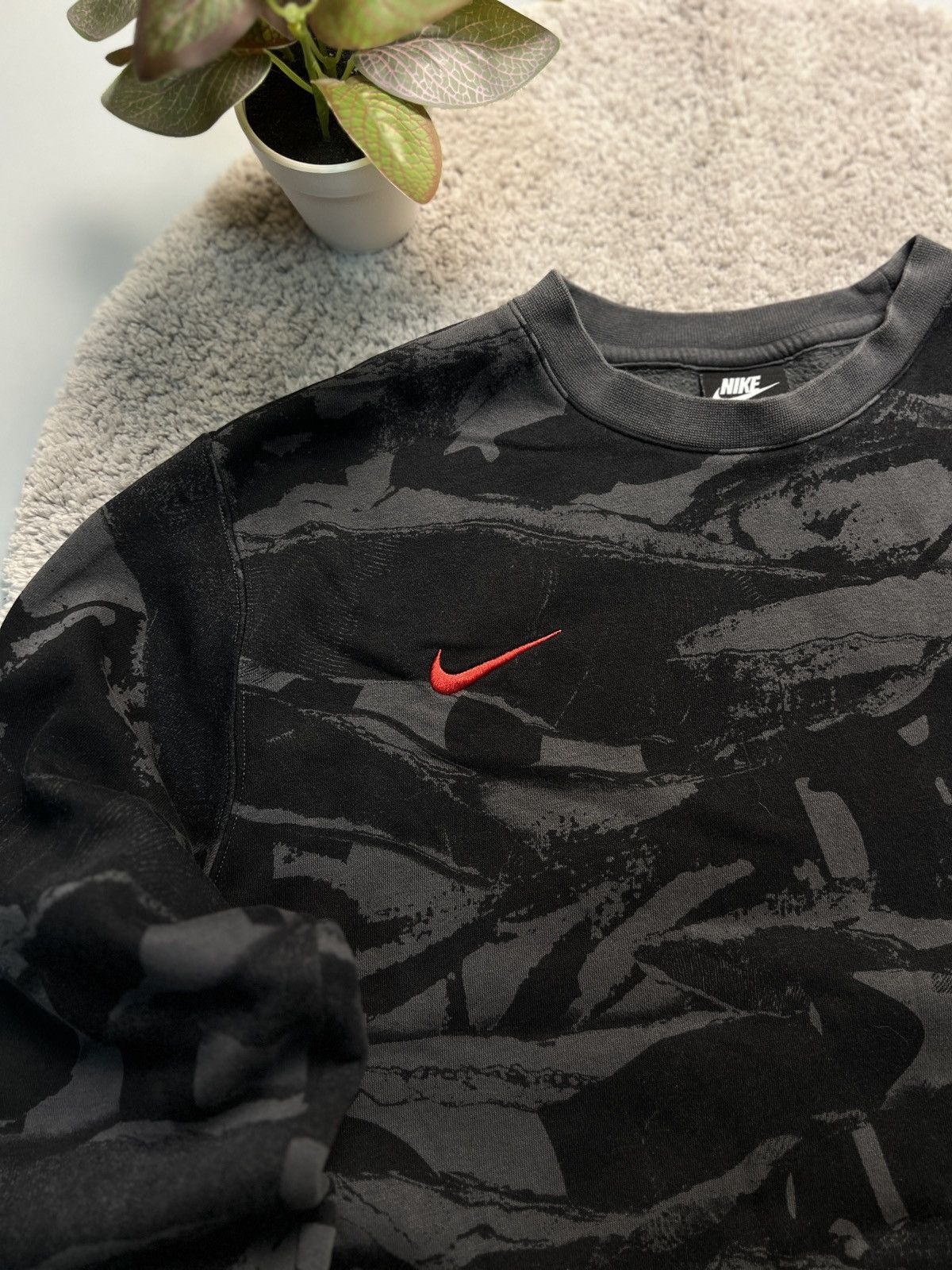 Nike Sweatshirt Nike Liverpool logo Rare Size XL Size US XL / EU 56 / 4 - 3 Thumbnail