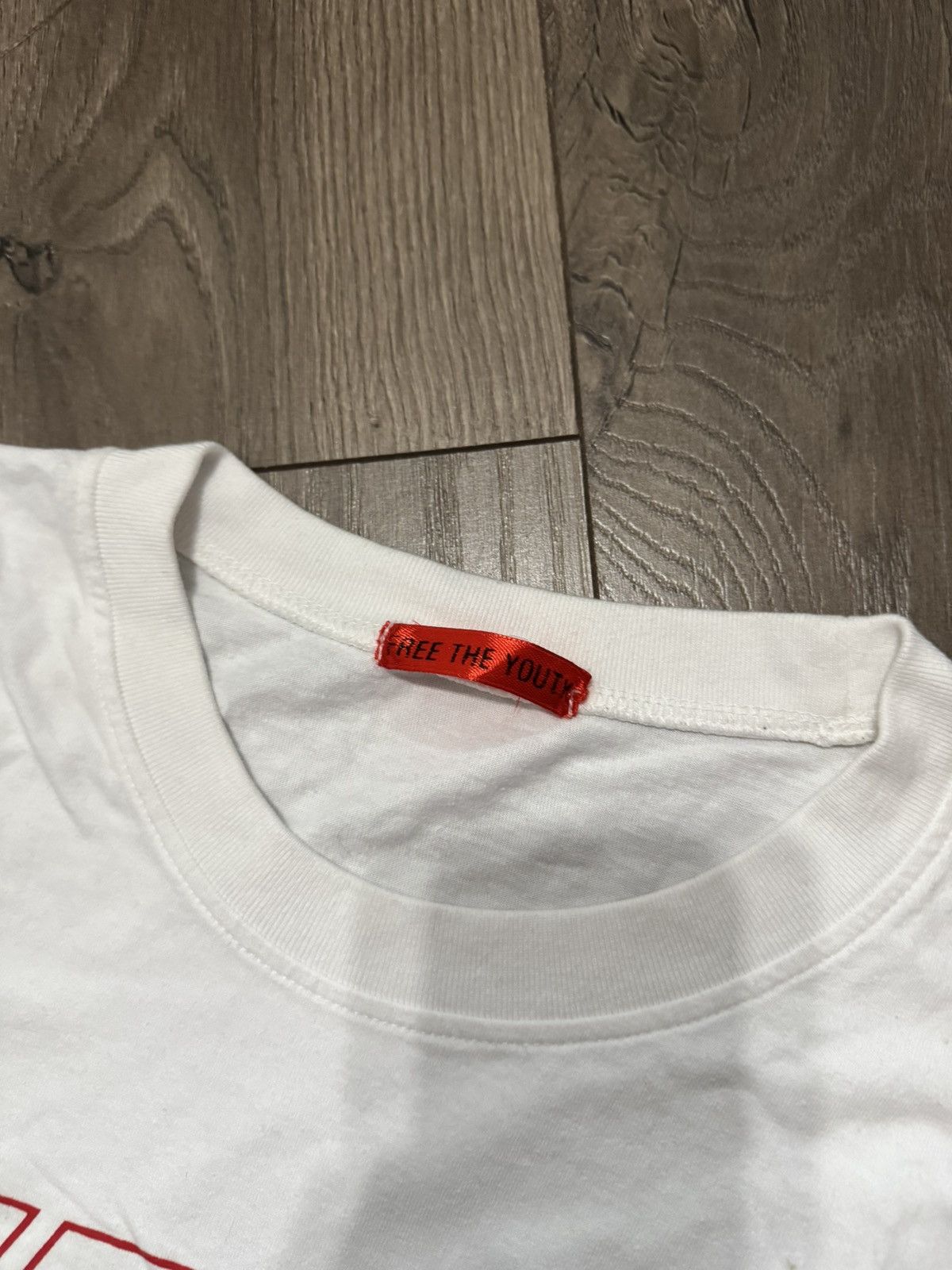 Other free the youth "tema airways" tee Size US XL / EU 56 / 4 - 2 Thumbnail
