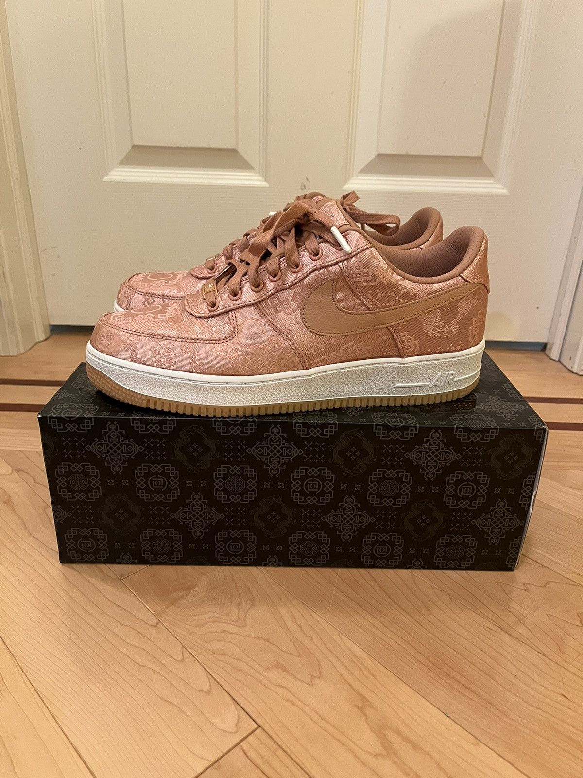 CLOT × Nike Nike Air Force 1 Clot AF1 Rose Gold Silk US 9.5 Size US 10 / EU 43 - 4 Thumbnail