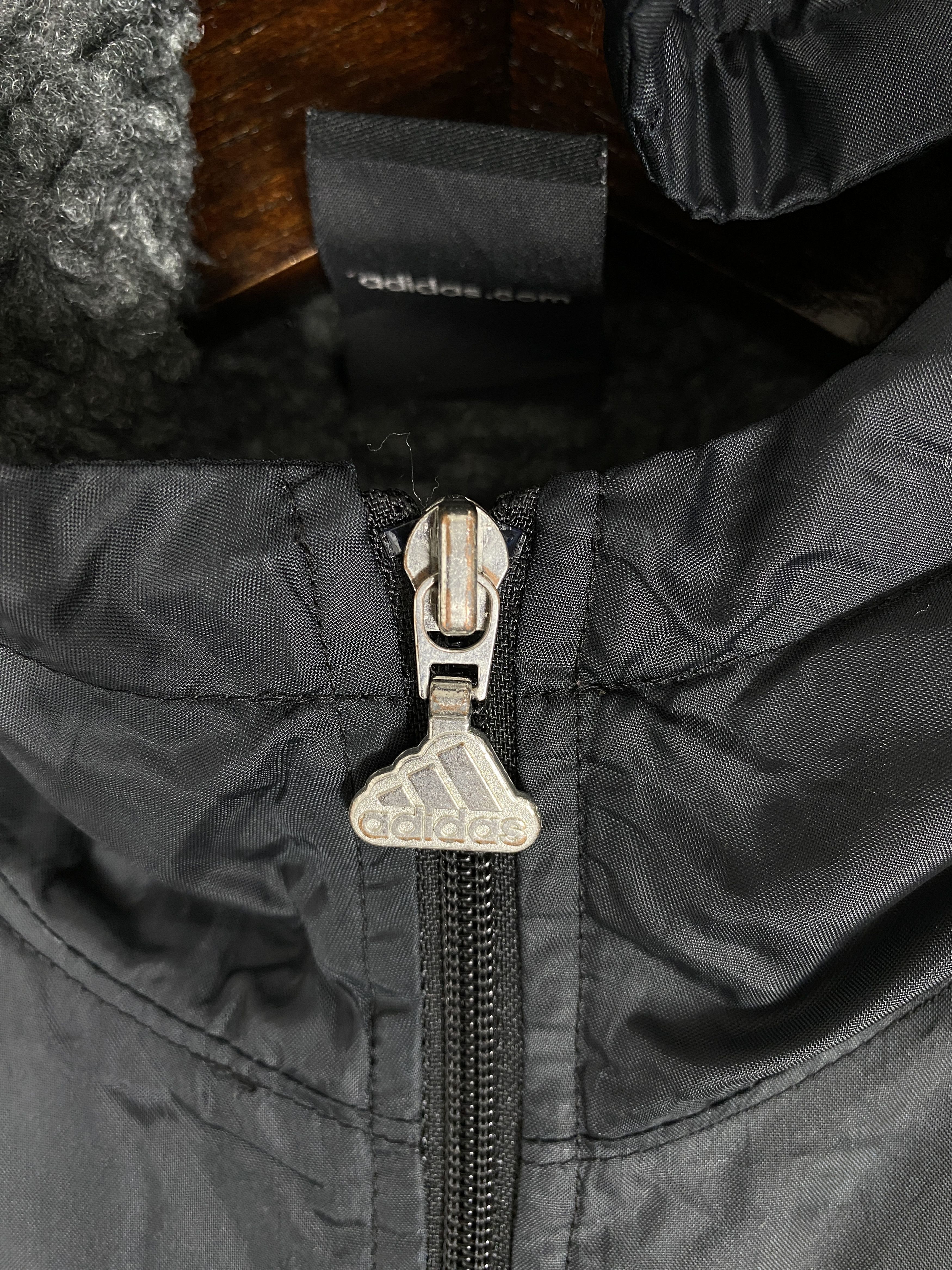 Adidas Vintage Adidas Red Stripes Hoodie Sherpa Lining Jacket J2268 Size US S / EU 44-46 / 1 - 5 Thumbnail