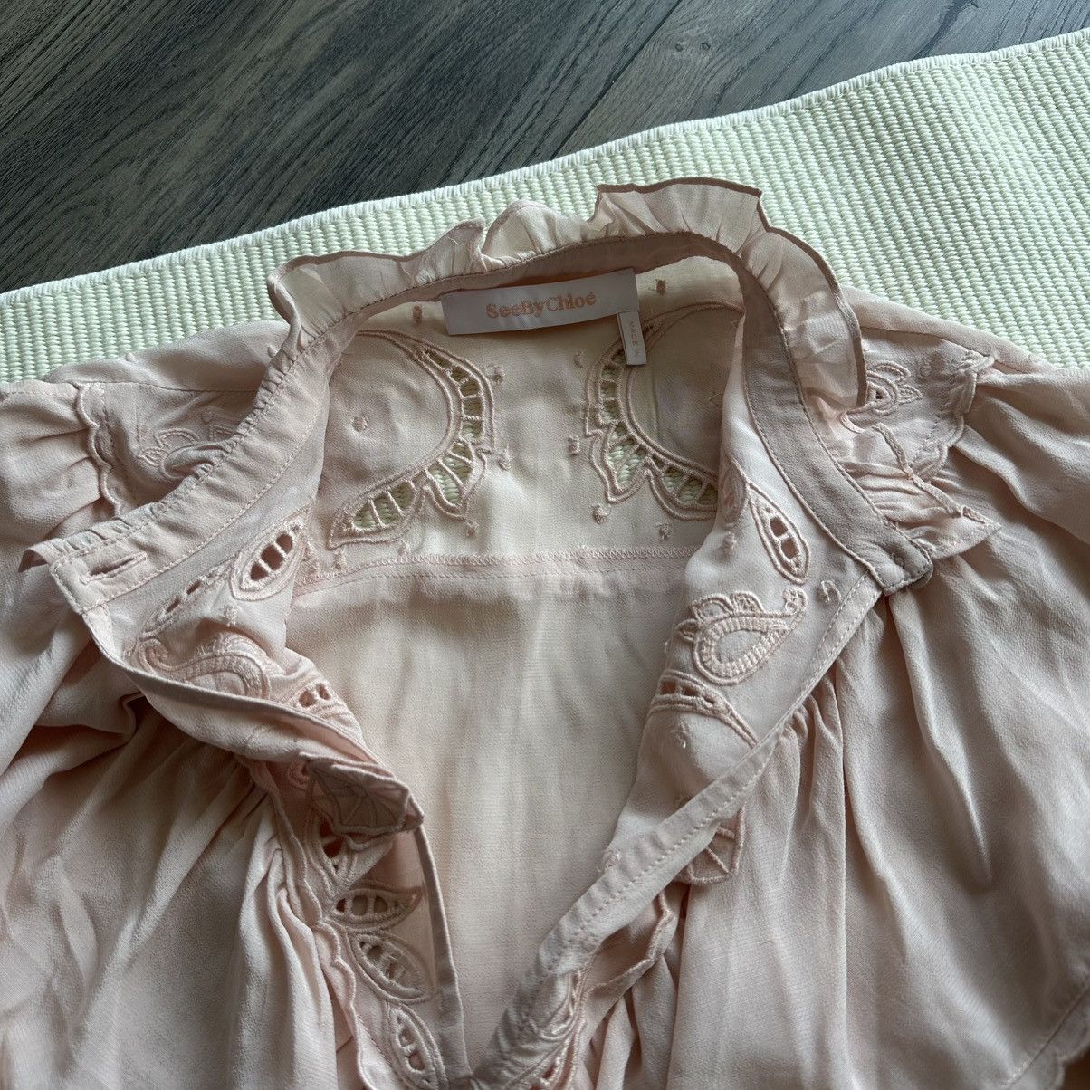 See by Chloe See by Chloe Frill High Neck Ruffled Blouse in Smoky Pink Size XS / US 0-2 / IT 36-38 - 4 Thumbnail