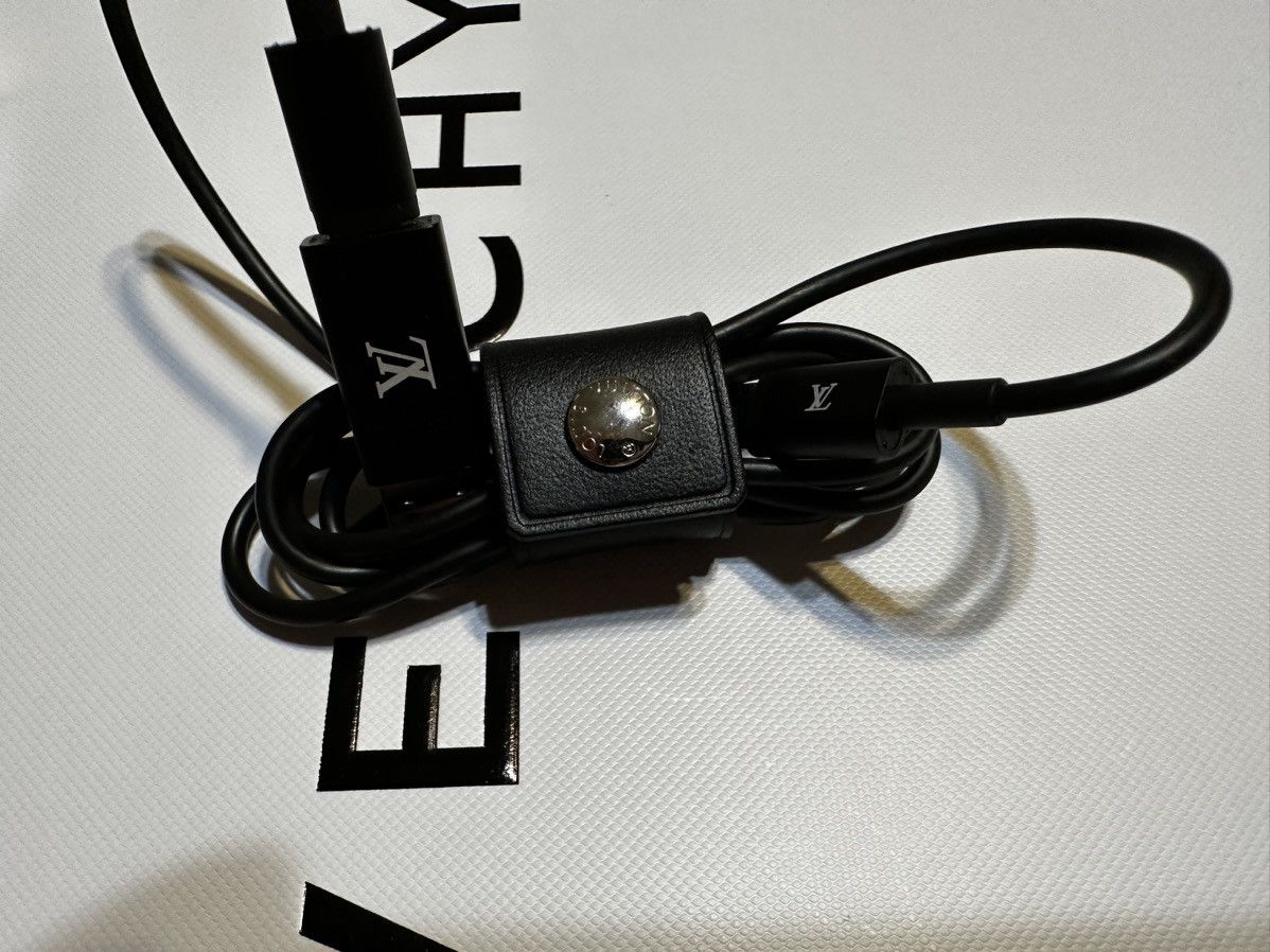 Louis Vuitton HORIZON WIRELESS EARPHONES