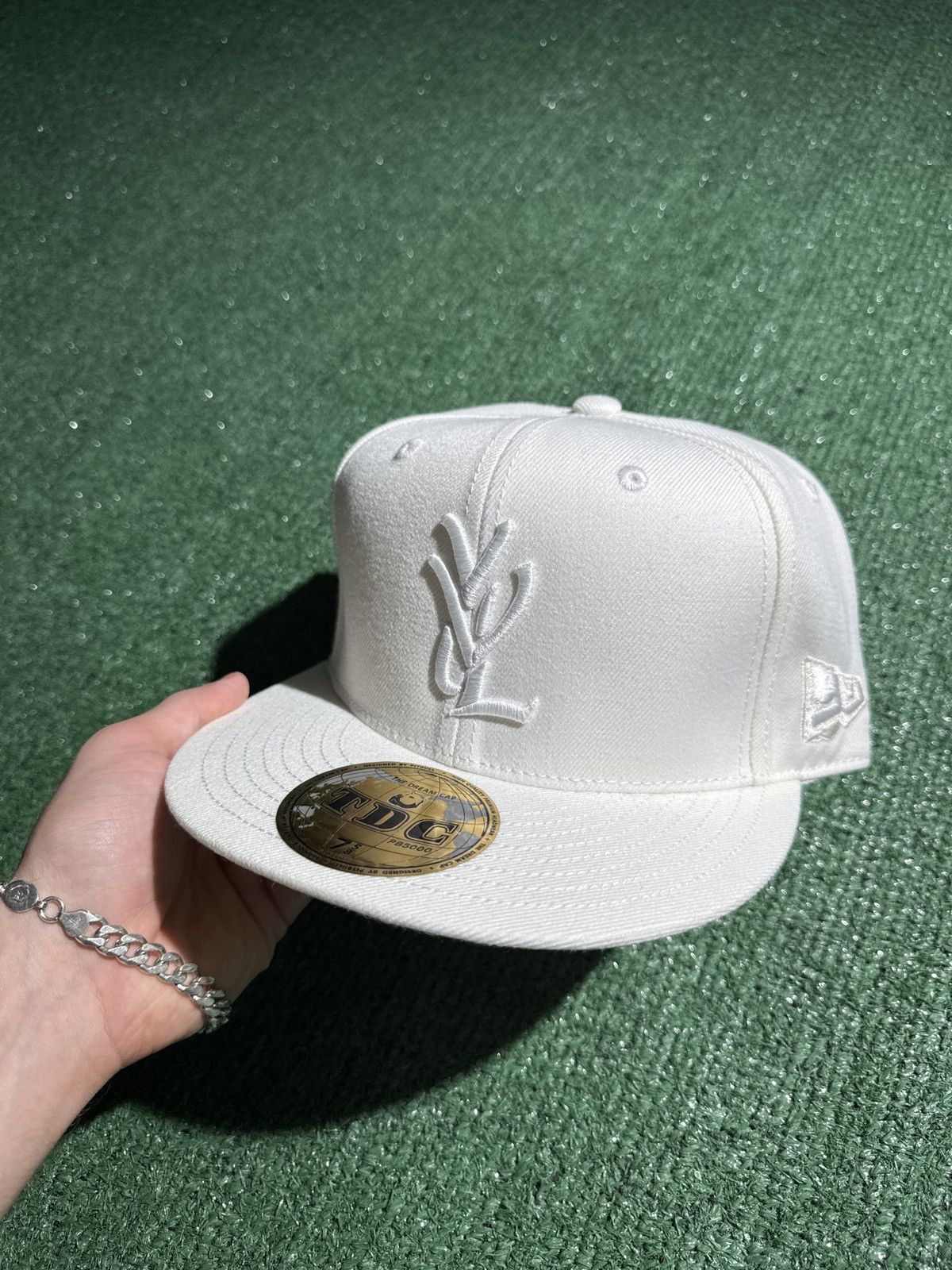 Playboi Carti Ken Carson OPIUM white YVL FITTED CAP 7 5/8