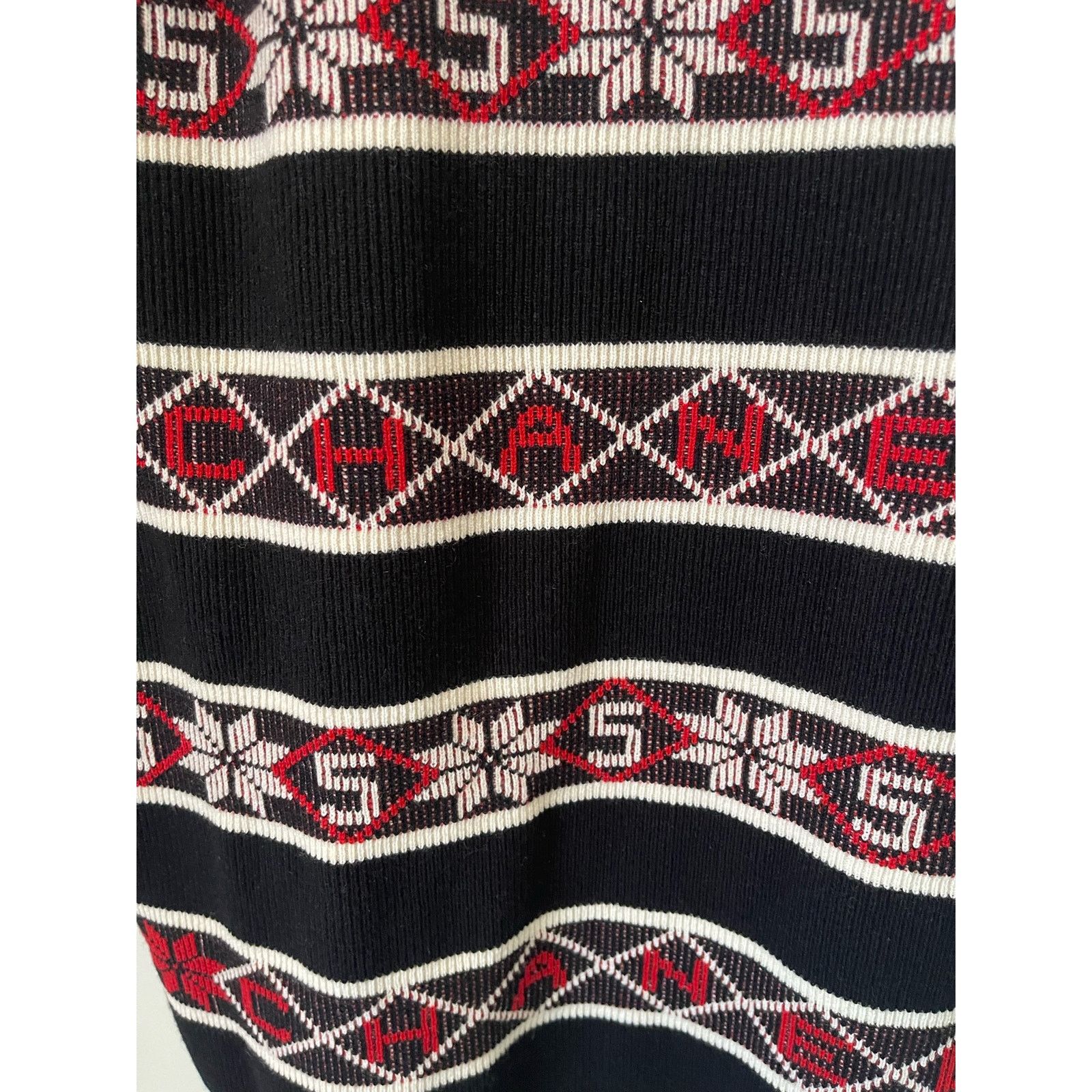 Chanel Chanel 2019 Runway Nordic Pattern Dress, NWT, Size: 42 Size L / US 10 / IT 46 - 9 Thumbnail