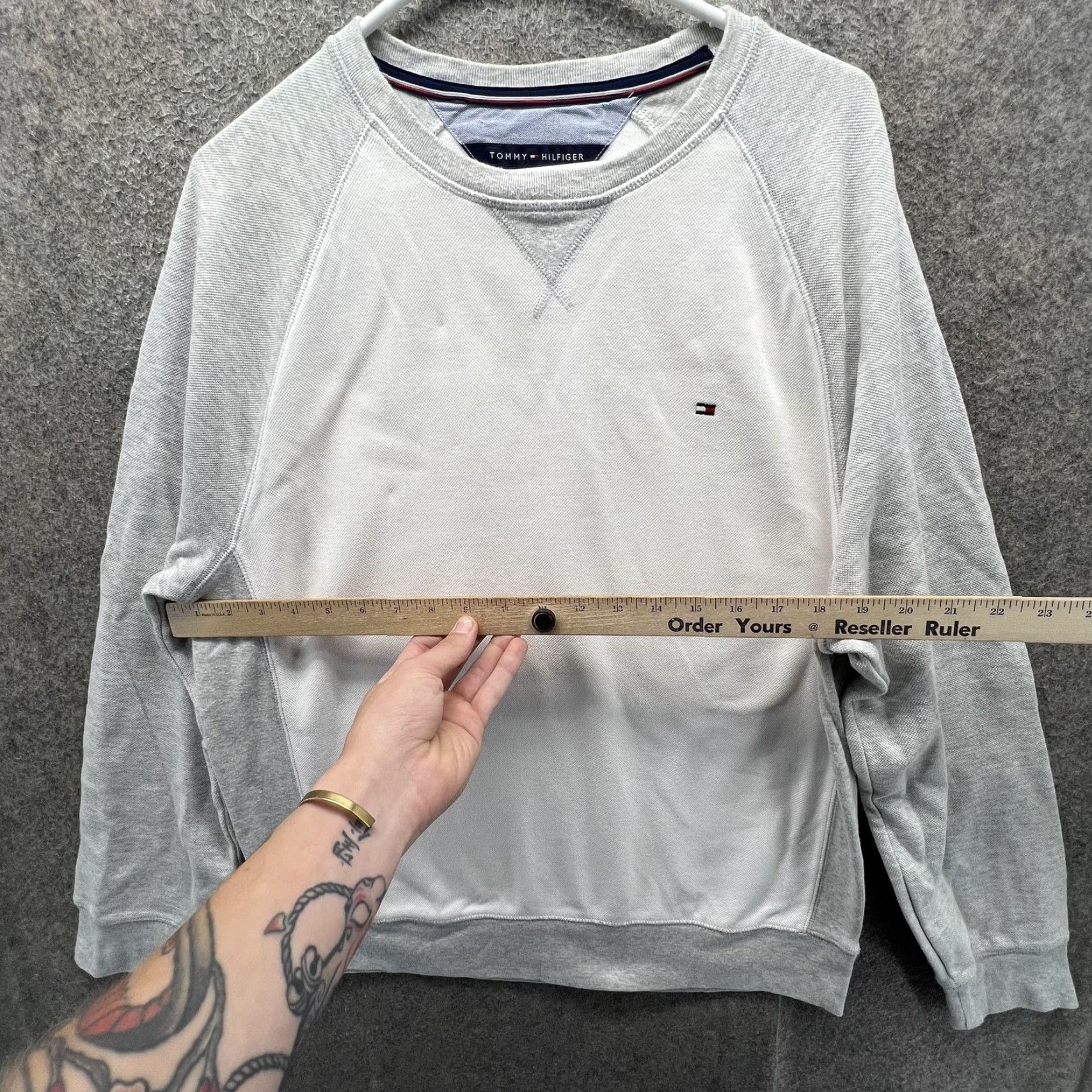 Tommy Hilfiger Tommy Hilfiger Sweatshirt Mens L Gray Raglan Crewneck Pullover Logo Knit Size US L / EU 52-54 / 3 - 4 Thumbnail