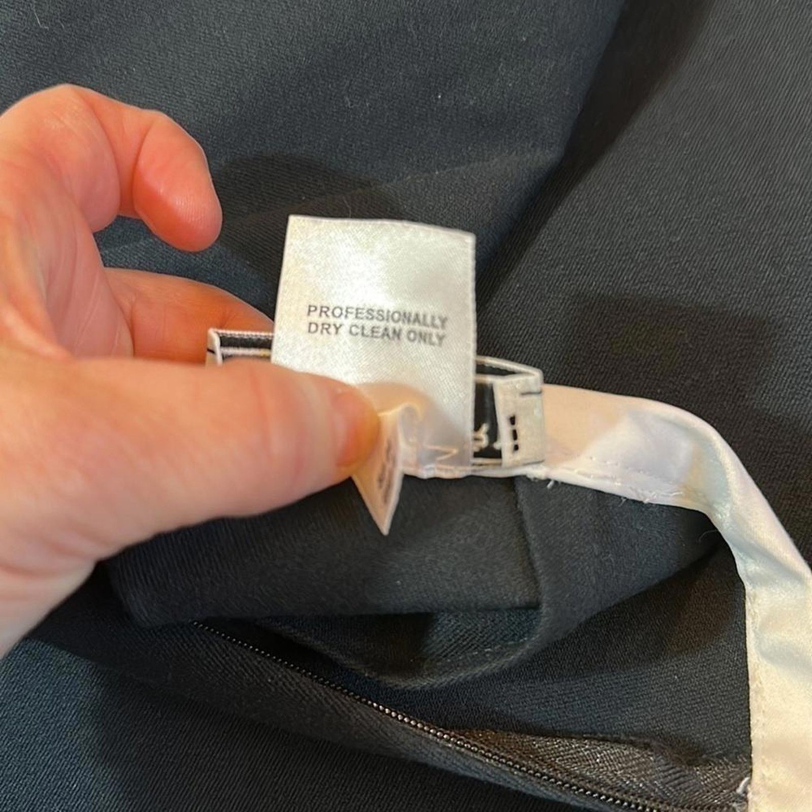St. John St. John Sport Black Skirt with Satin Bow Size 26" / US 2 / IT 38 - 6 Thumbnail