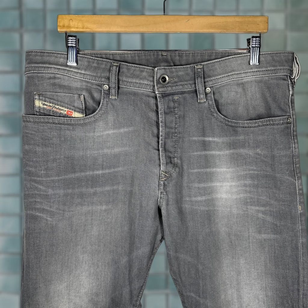 Diesel Diesel Buster 0853T Regular Slim Tapered Stretch Jeans Gray Cowhide Leather 36 Size US 36 / EU 52 - 1 Thumbnail