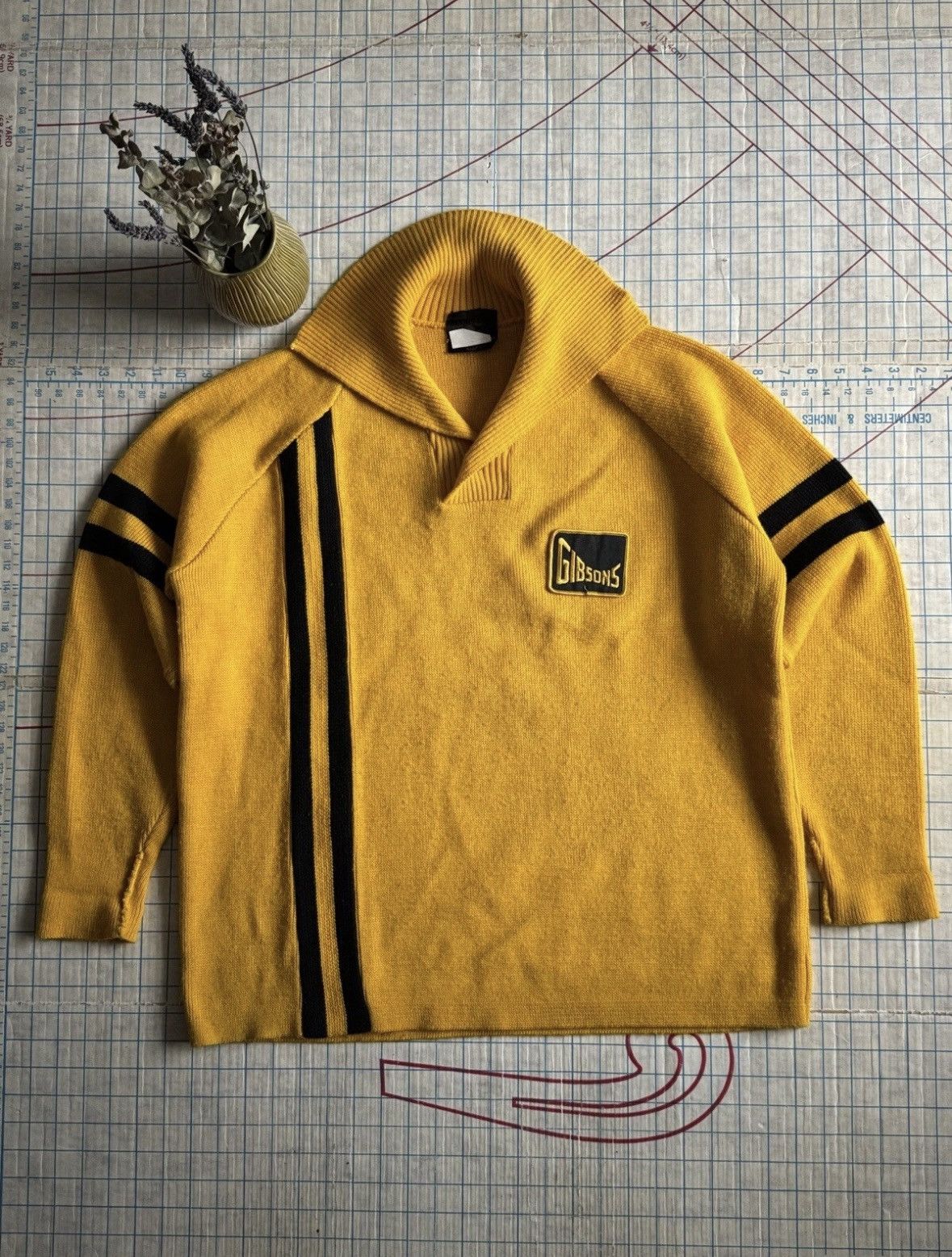 Vintage Vintage Clover Knitting Mills Gibsons Yellow And Black Knit Size US M / EU 48-50 / 2 - 2 Thumbnail