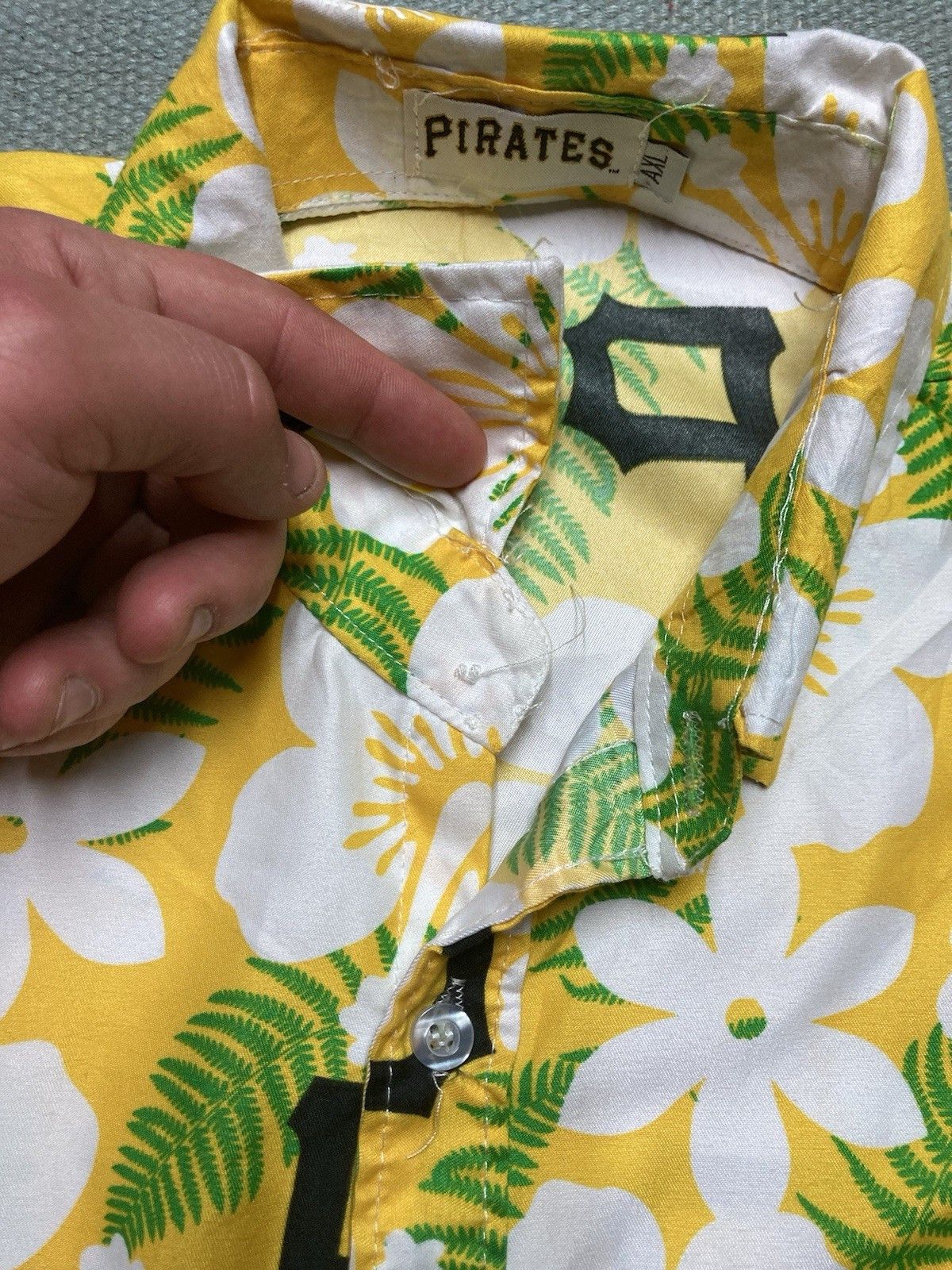 Vintage Pittsburgh pirates Hawaiian shirt button floral flowers XL Size US XL / EU 56 / 4 - 3 Thumbnail