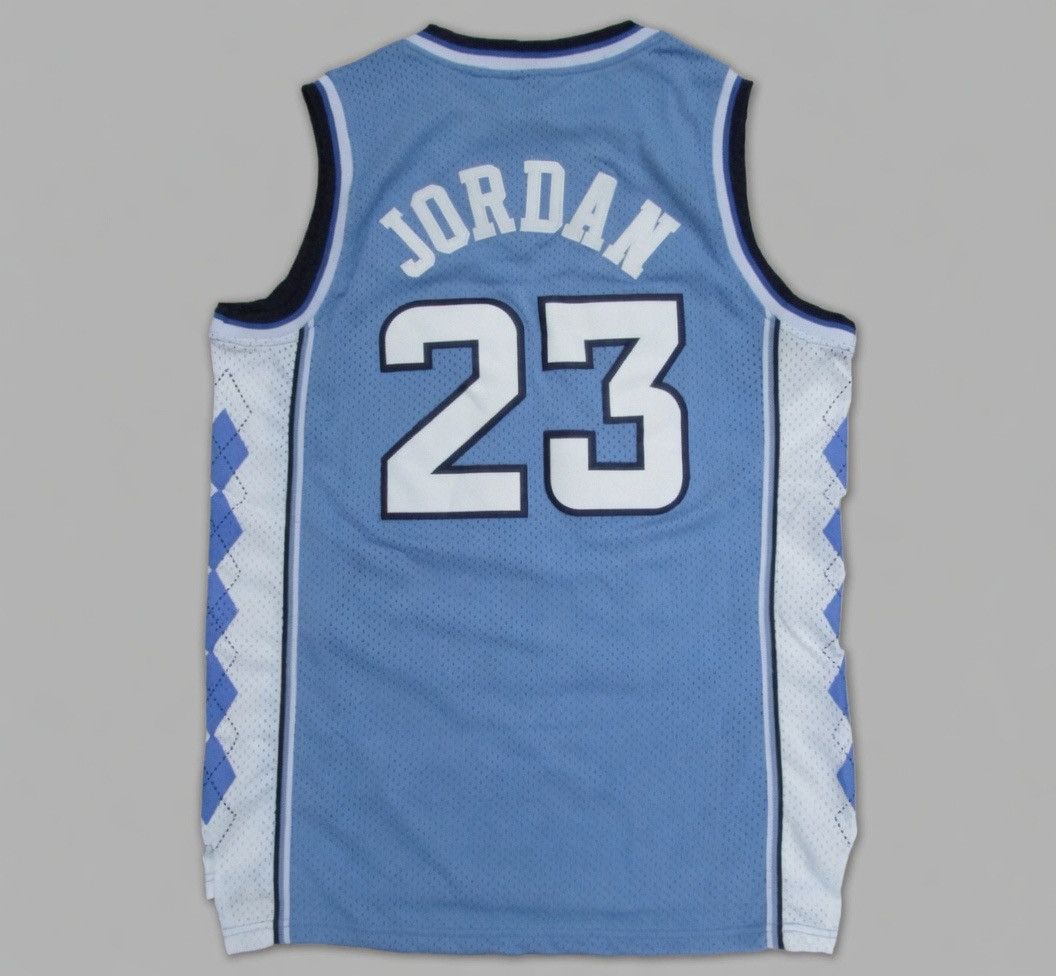 NBA Retrò Maglia Basket - Michael Jordan UNC Tar Heels - M Size US M / EU 48-50 / 2 - 3 Thumbnail