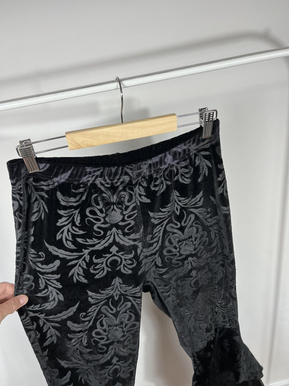 Other Vintage Black Velvet Flared Pants Women L Baroque Bottoms Size 32" / US 10 / IT 46 - 9 Thumbnail