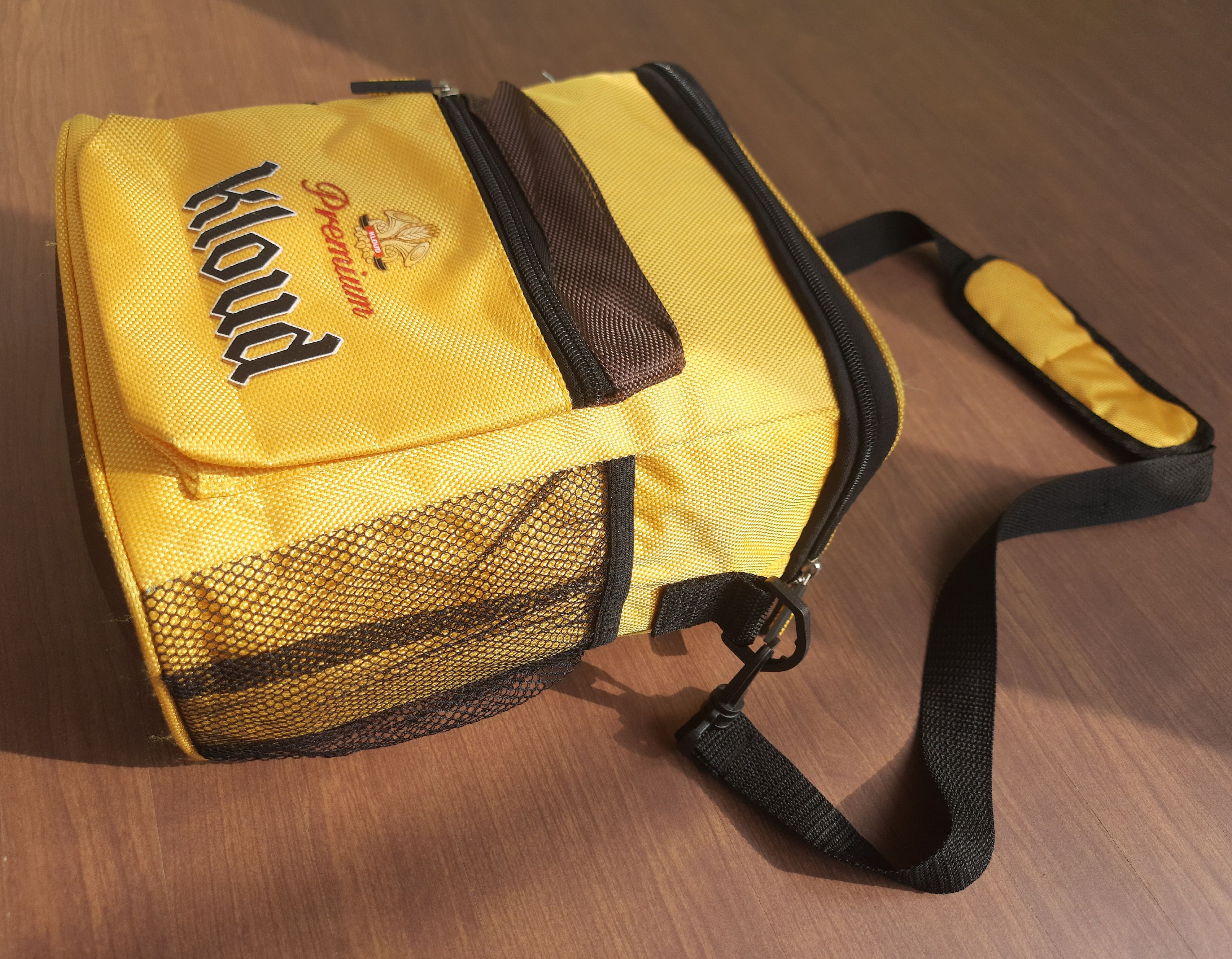 Japanese Brand Y2K Kloud Premium Souvenir Japan Sling Bags Size ONE SIZE - 4 Thumbnail