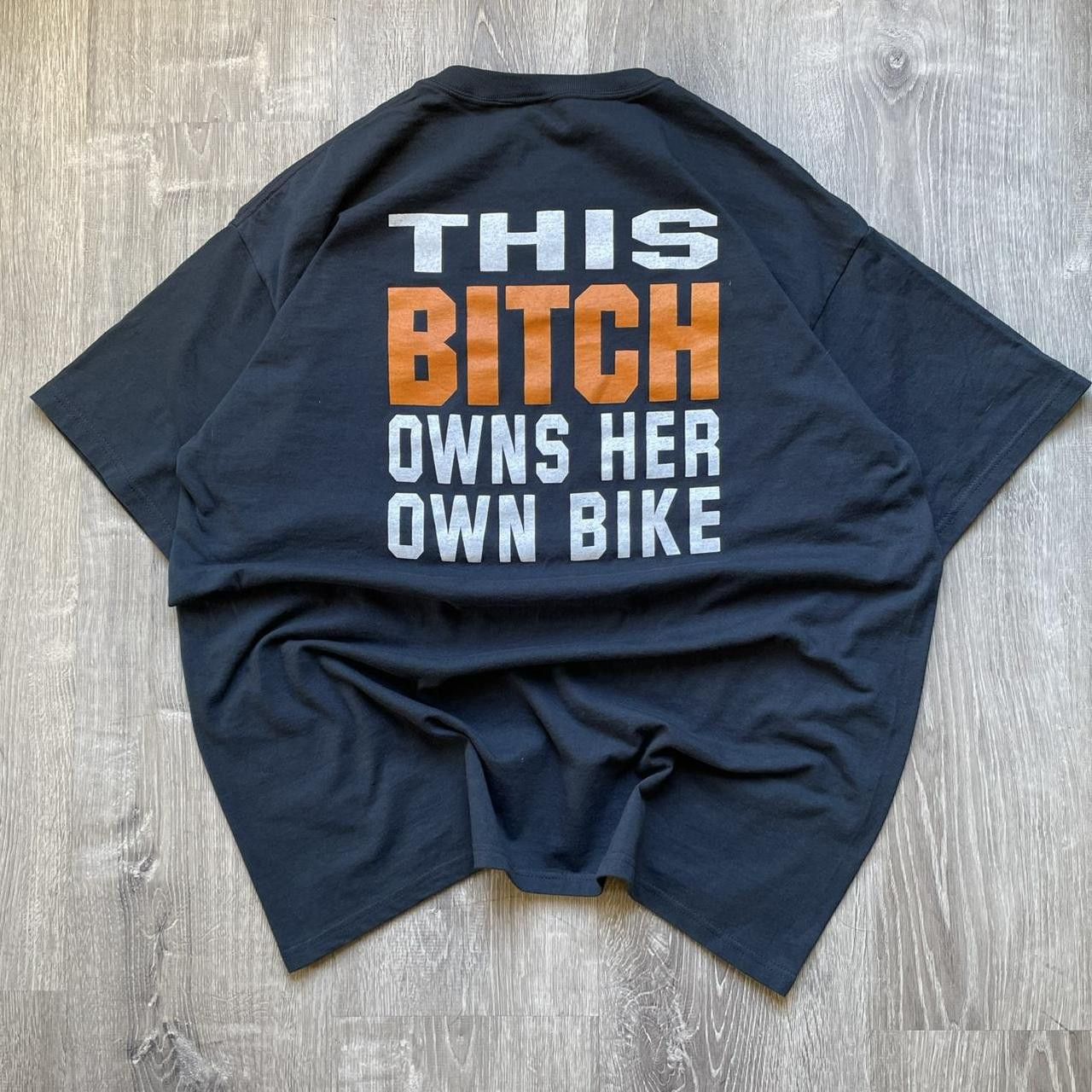 Harley Davidson × Vintage Vintage Y2K 90's "This Bitch Owns her Own Bike" Graphic Tee Size US XXL / EU 58 / 5 - 1 Thumbnail