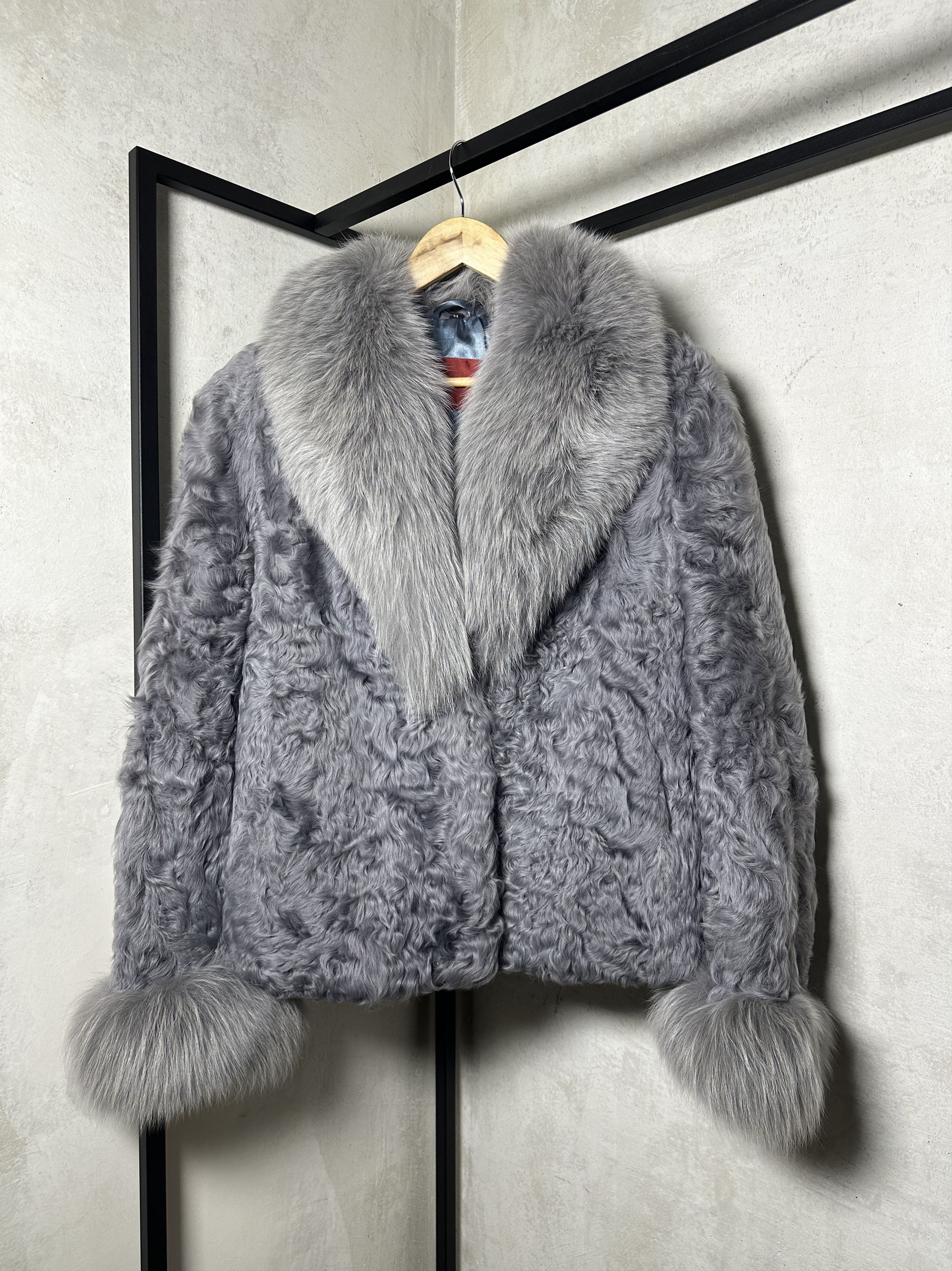 Bare Fox Winter Fur Sapphire Goat Top With Fox Collar Size M / US 6-8 / IT 42-44 - 1 Thumbnail
