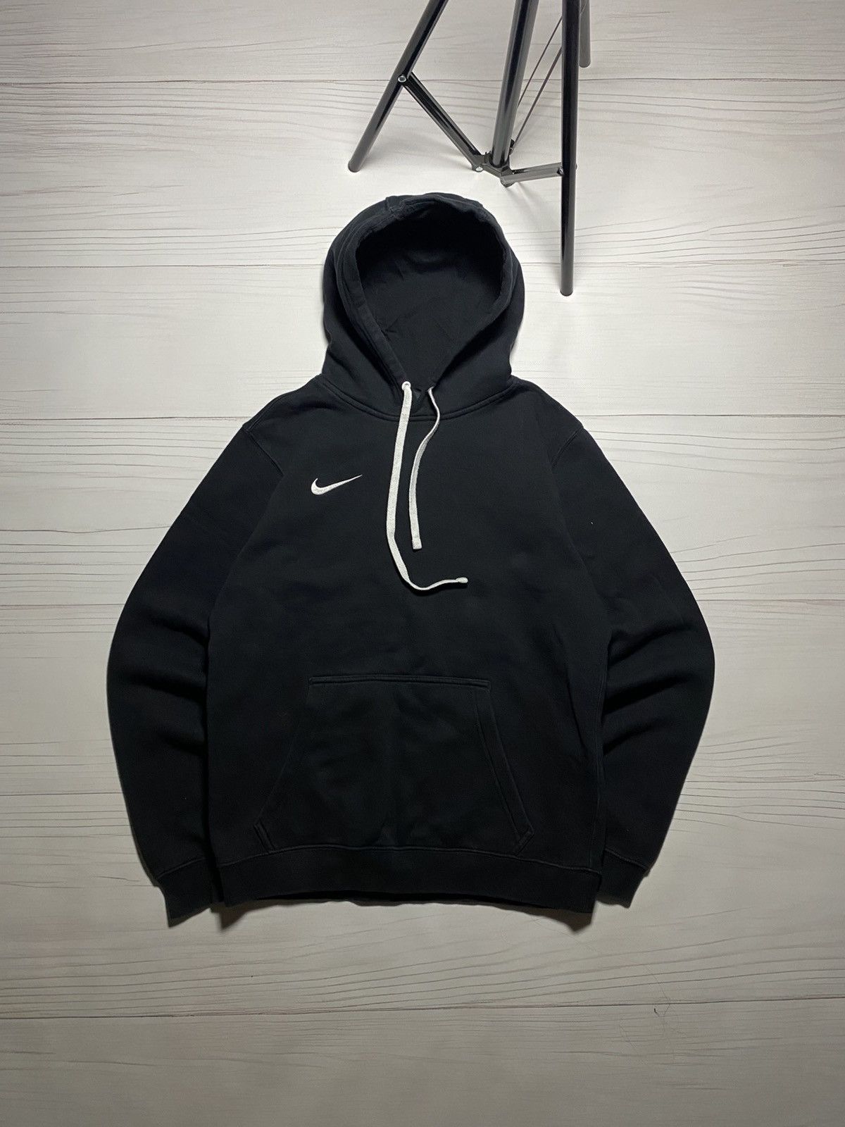 Nike × Vintage Vintage Nike Embroidered swoosh box fit faded y2k hoodie Size US S / EU 44-46 / 1 - 1 Thumbnail