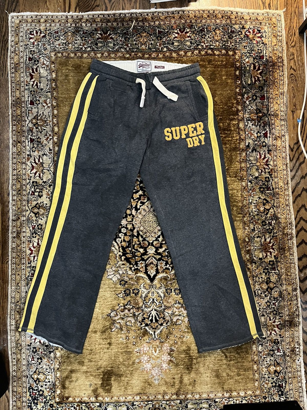 Superdry Superdry Yellow and Greg sweatpants Size US 30 / EU 46 - 1 Thumbnail