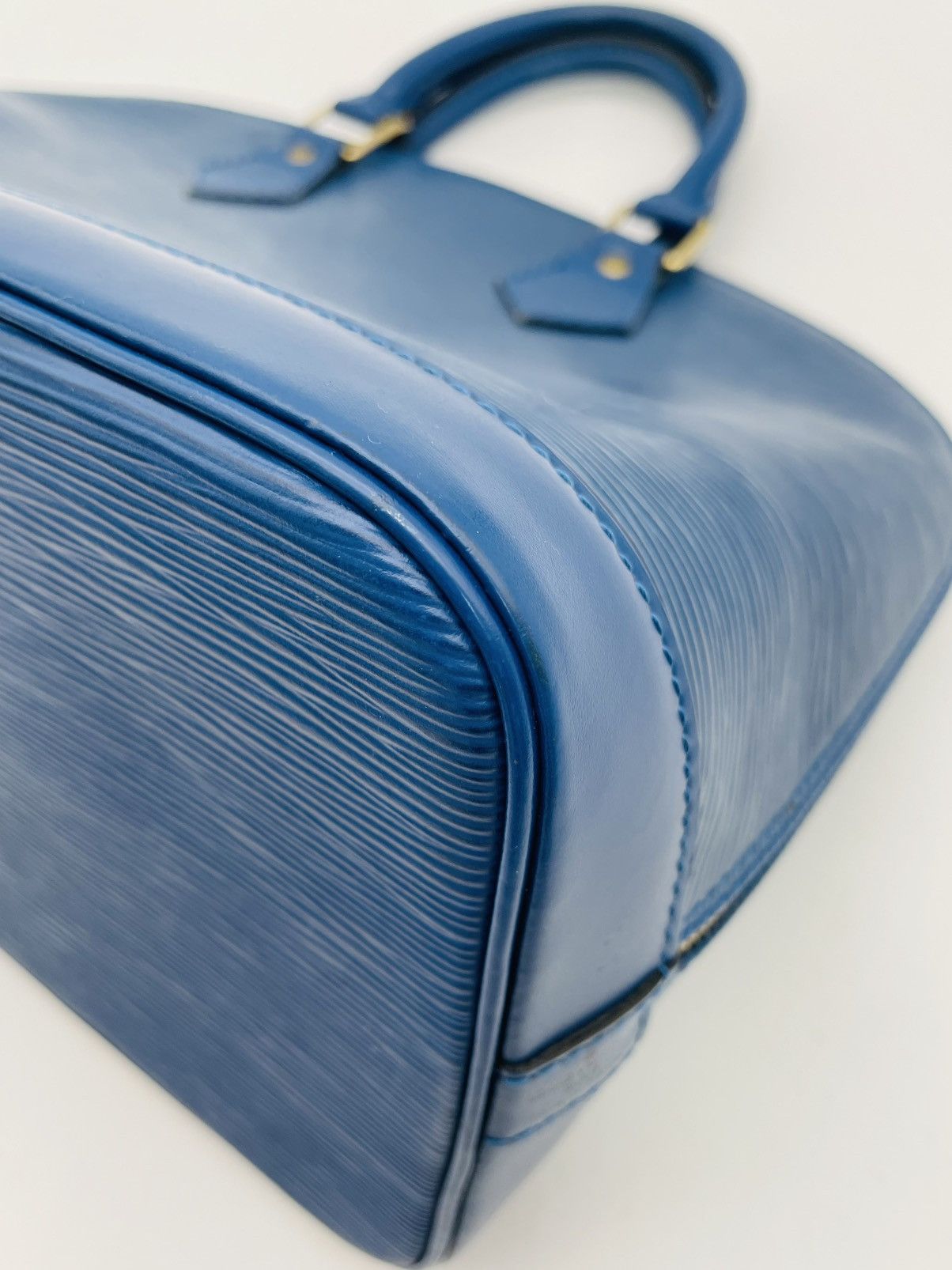 Louis Vuitton Alma PM Blue Leather Epi 2-Way Shoulder Strap Size ONE SIZE - 13 Thumbnail