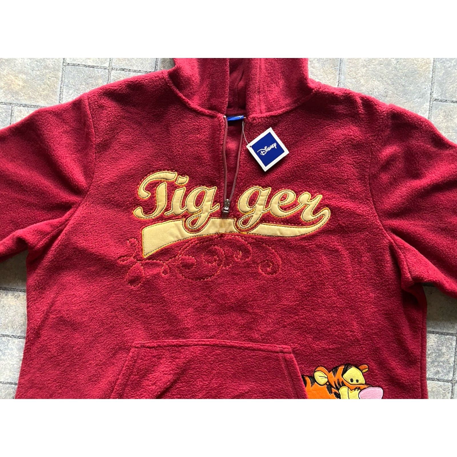 Disney VINTAGE Disney Tigger Hoodie Womens 2X Red Fleece Pullover 1/4 Zip Winnie the Pooh NEW WITH TAGS Size XXL / US 16-18 / IT 52-54 - 4 Thumbnail