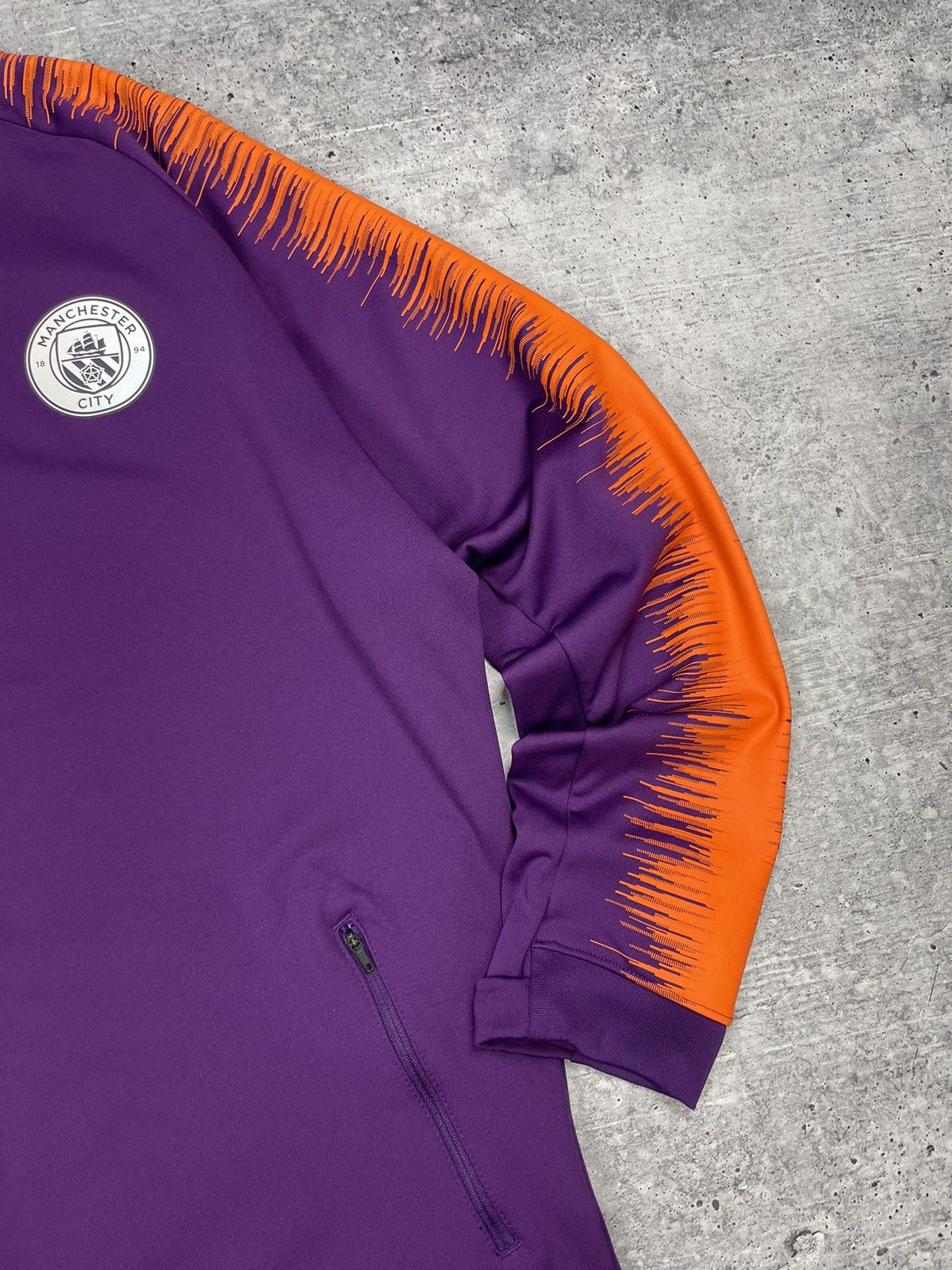 Nike × Vintage Vintage Nike Y2K Manchester City Reflective Logo Zip Olympic Size US XXL / EU 58 / 5 - 5 Thumbnail