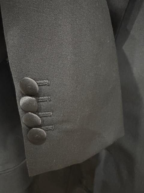 Prada Prada single breasted black suit with satin lapel Size 48R - 14 Thumbnail