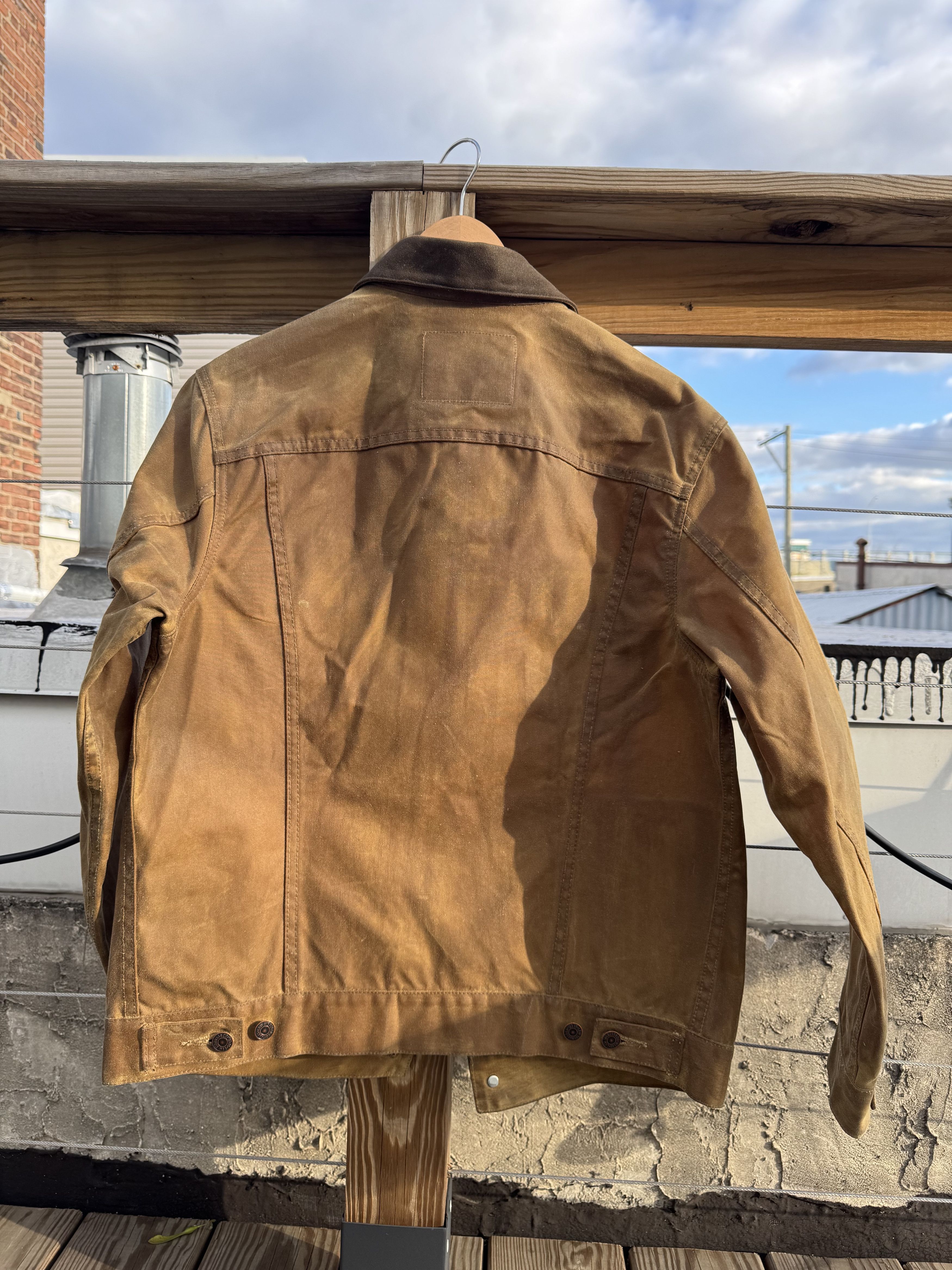 Filson × Levi's Levi’s x Filson Waxed Tin Cloth Trucker Jacket – Tan Size US L / EU 52-54 / 3 - 2 Thumbnail
