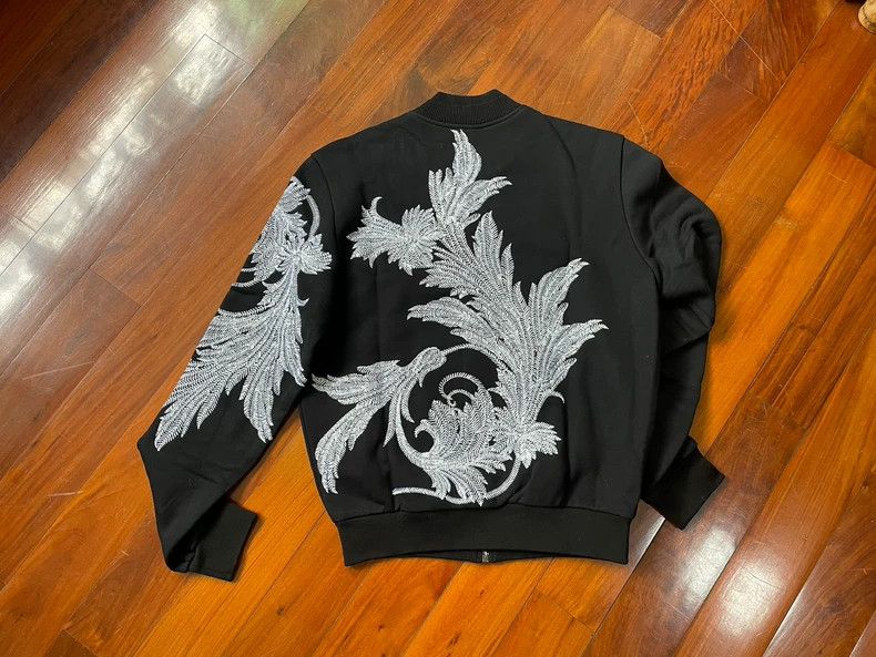 Versace Versace Reworked embroidered coat Size US S / EU 44-46 / 1 - 2 Thumbnail
