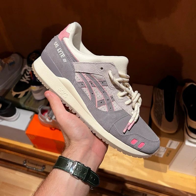 Asics Asics Gel-Lyte III End Pearl Size US 8.5 / EU 41-42 - 1 Thumbnail