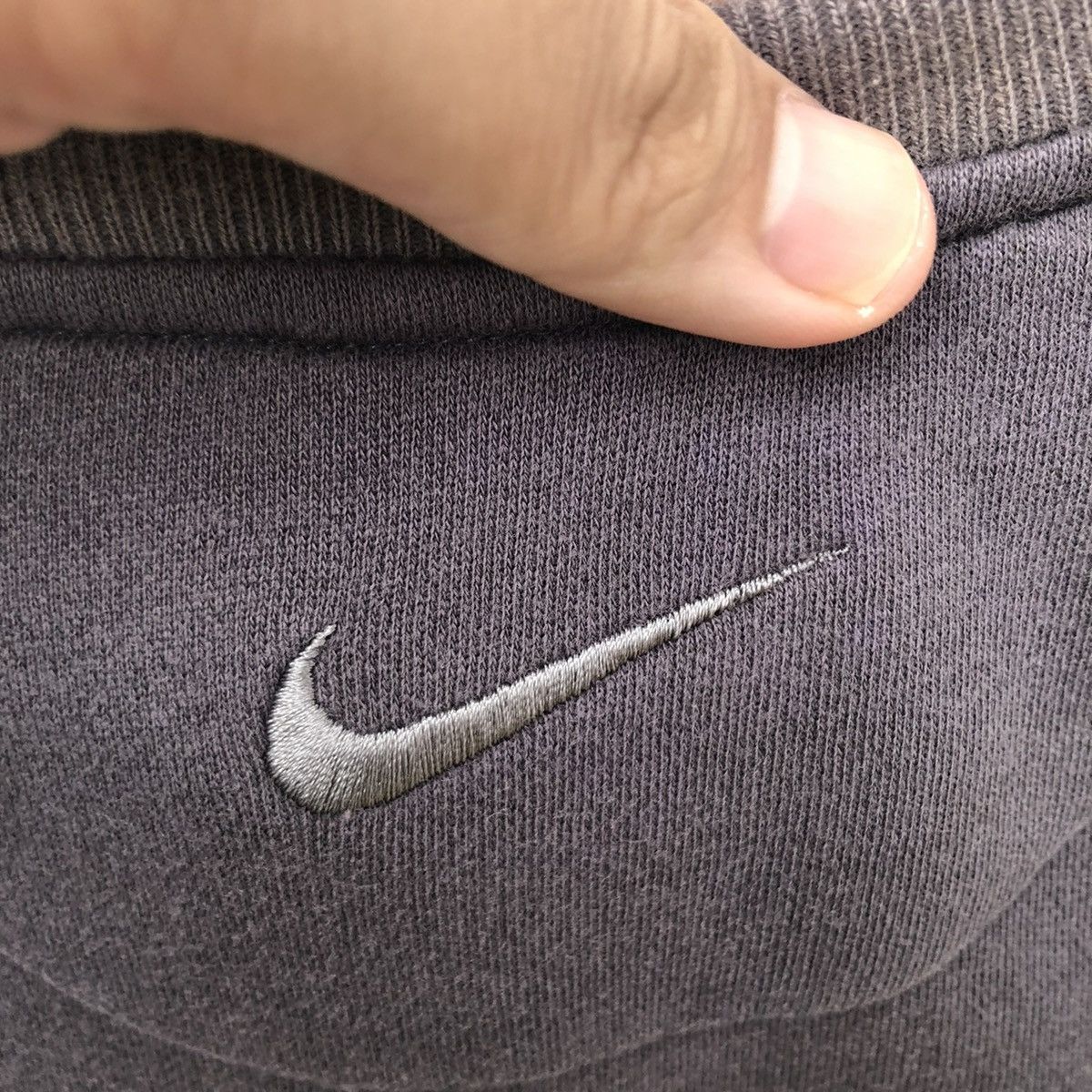 Nike Vintage 90s Nike Big Logo Sweatshirt | Spell Out Embroidered Size US L / EU 52-54 / 3 - 5 Thumbnail