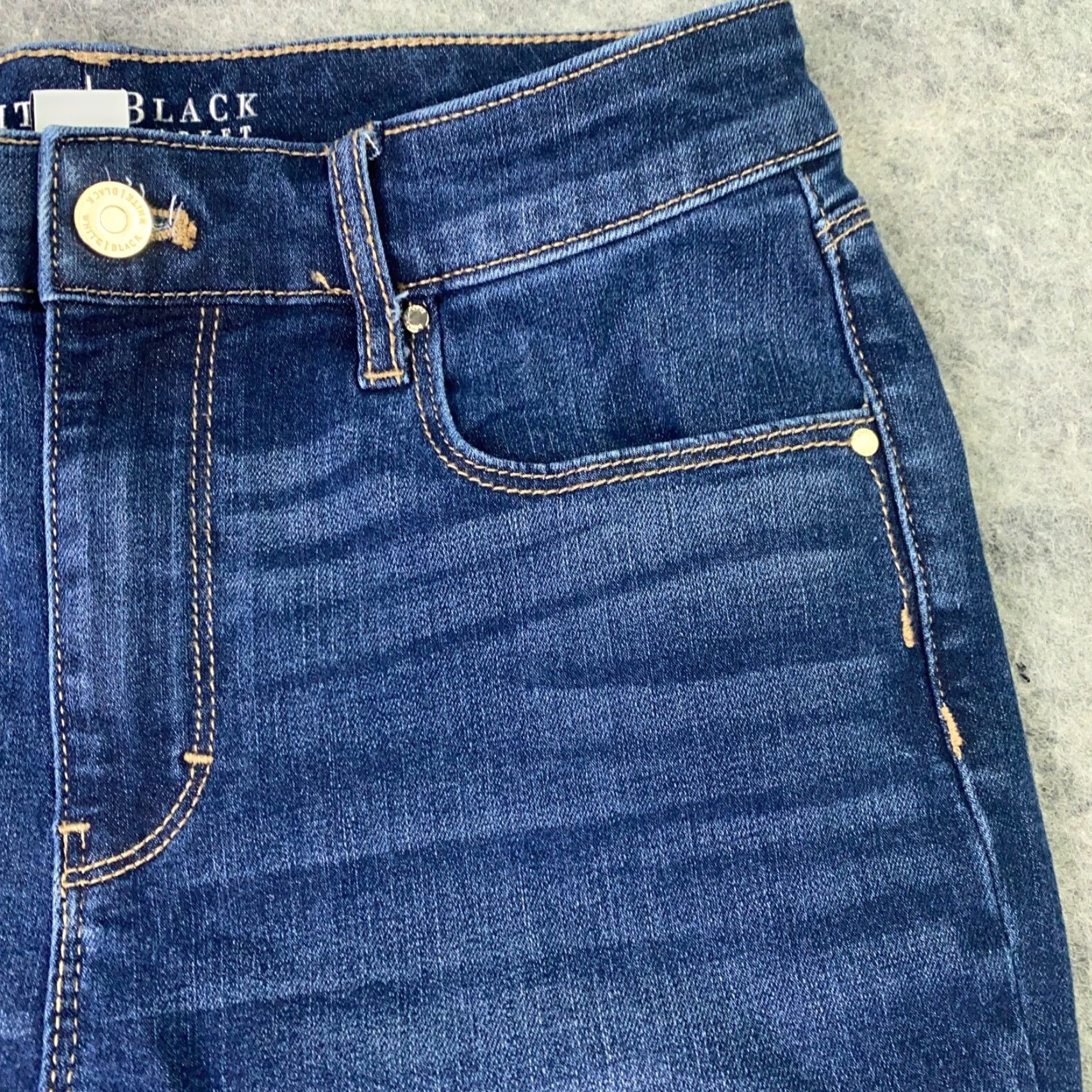 White House Black Market White House Black Market Jeans Womens Size 6 Blue Slim Cropped Mid Rise Stretch Denim Cotton Polyester Spandex Zip Button Inseam 23 High Rise Size 29" - 3 Thumbnail