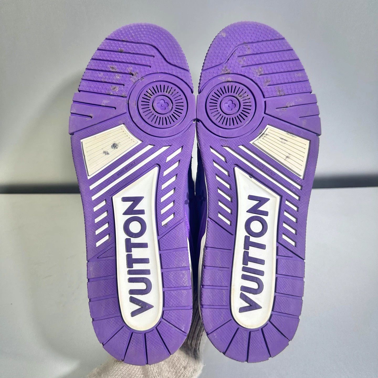 Louis Vuitton Louis Vuitton Trainer White Purple 9/43 Velcro Mint Size US 9 / EU 42 - 7 Thumbnail