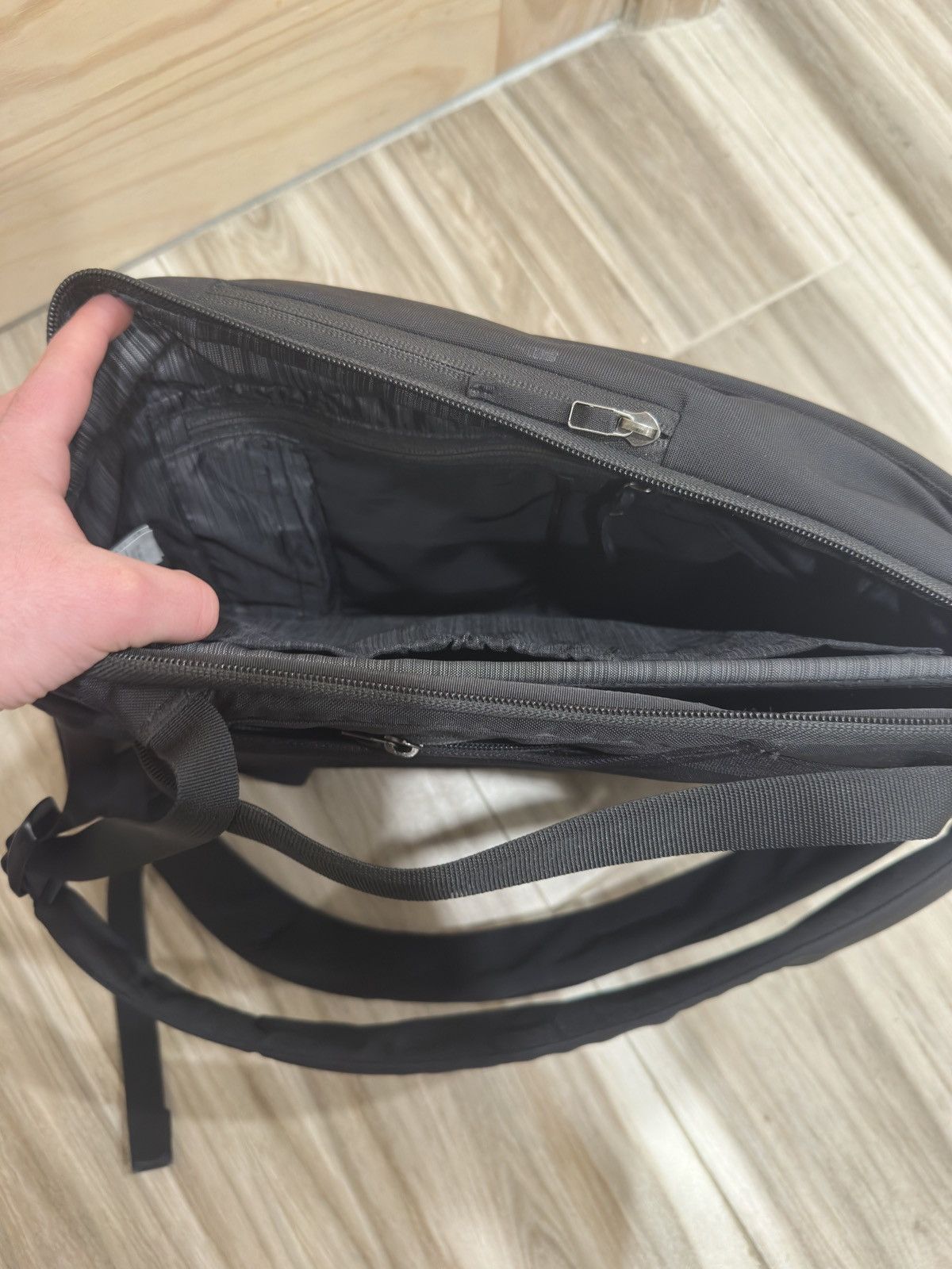Arc'teryx Arcteryx Blade 6 Backpack (Black) Size ONE SIZE - 6 Thumbnail