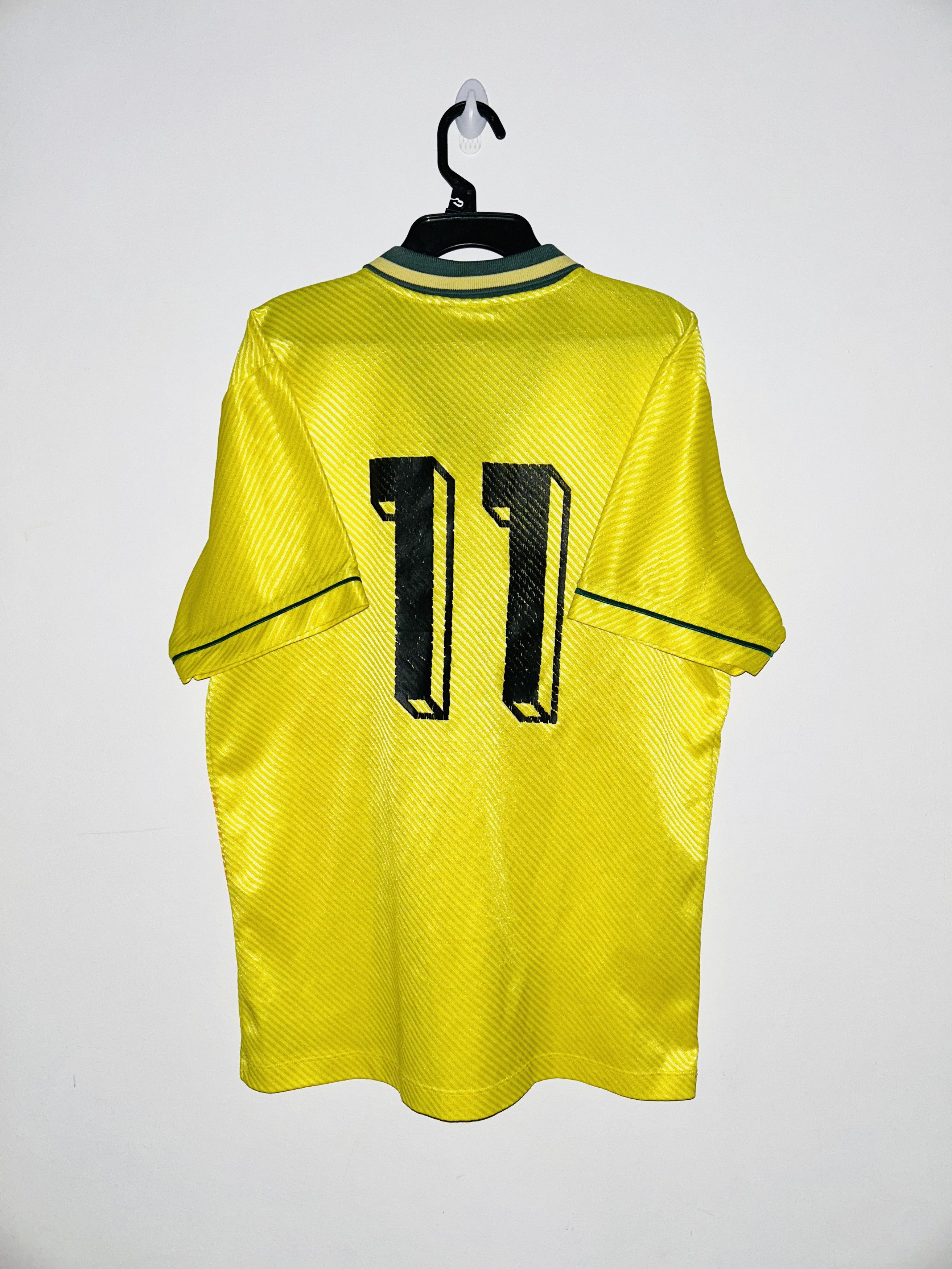 Umbro Brazil 1994 Home jersey Size US L / EU 52-54 / 3 - 2 Thumbnail