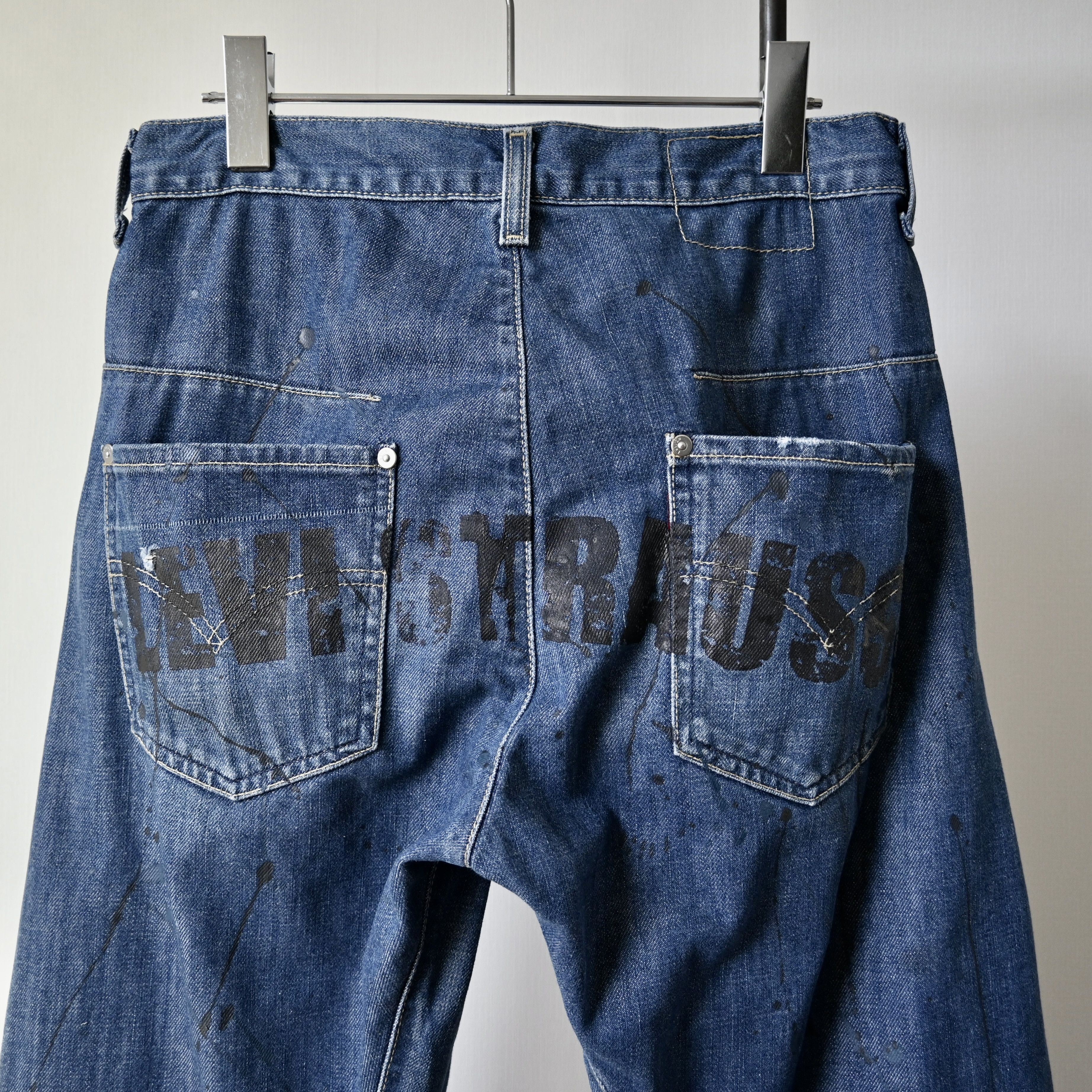 Levi's RARE, 2000s Levi's Europe 3D cut painted jeans, 30 x 32 Size US 30 / EU 46 - 1 Thumbnail