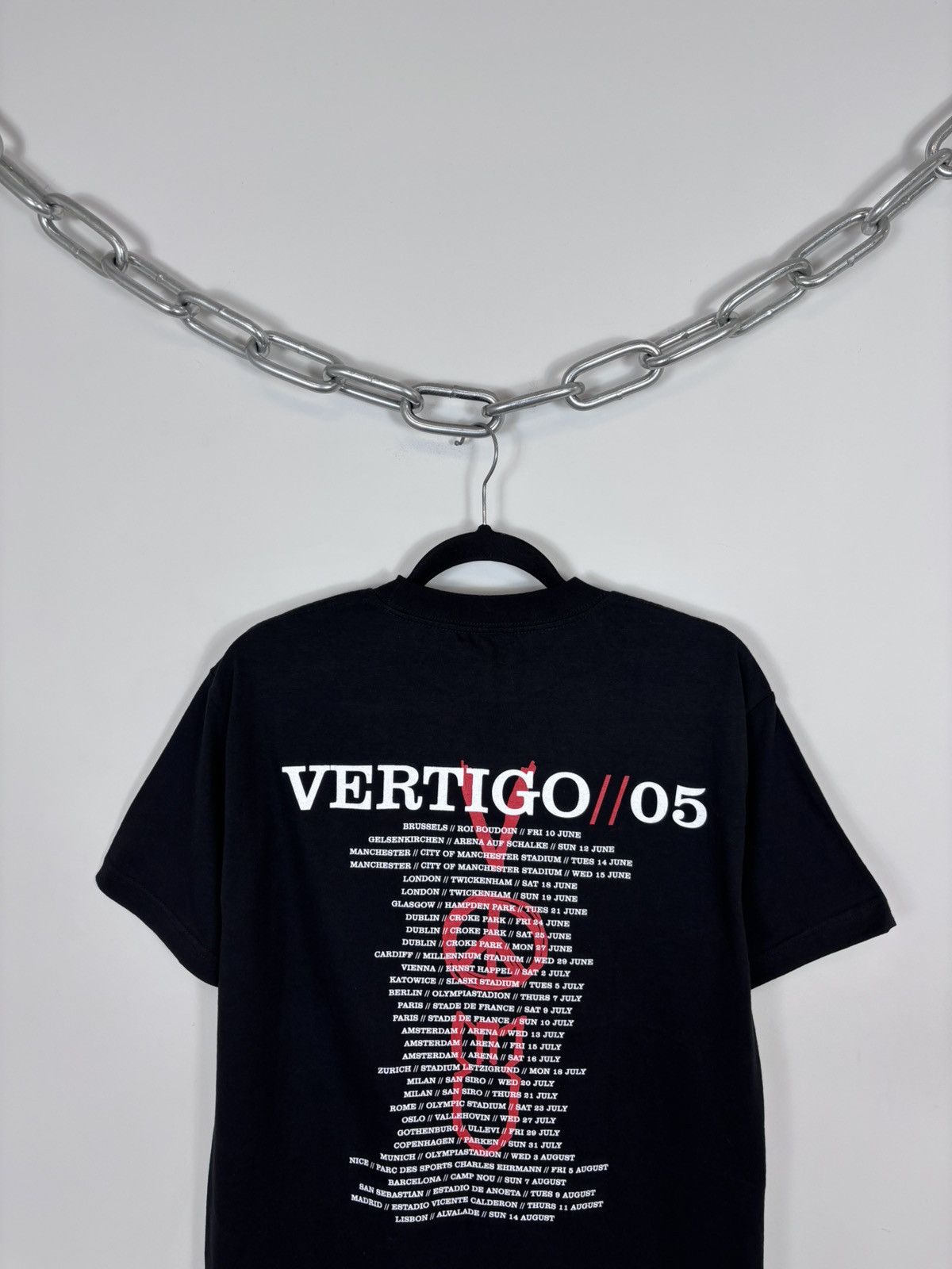 Band Tees Vintage U2 Vertigo Tour 2005 Rare Black Rock Band Tee Size US M / EU 48-50 / 2 - 14 Thumbnail