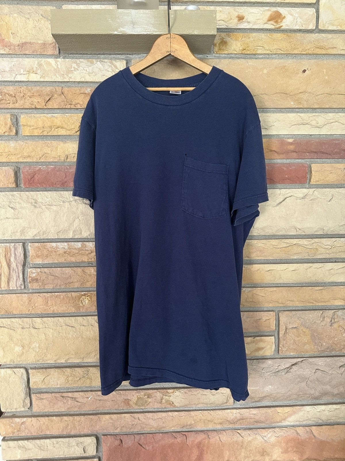 Vintage Vintage 90s Fruit of the Loom Blank Pocket Tee Size US L / EU 52-54 / 3 - 1 Thumbnail