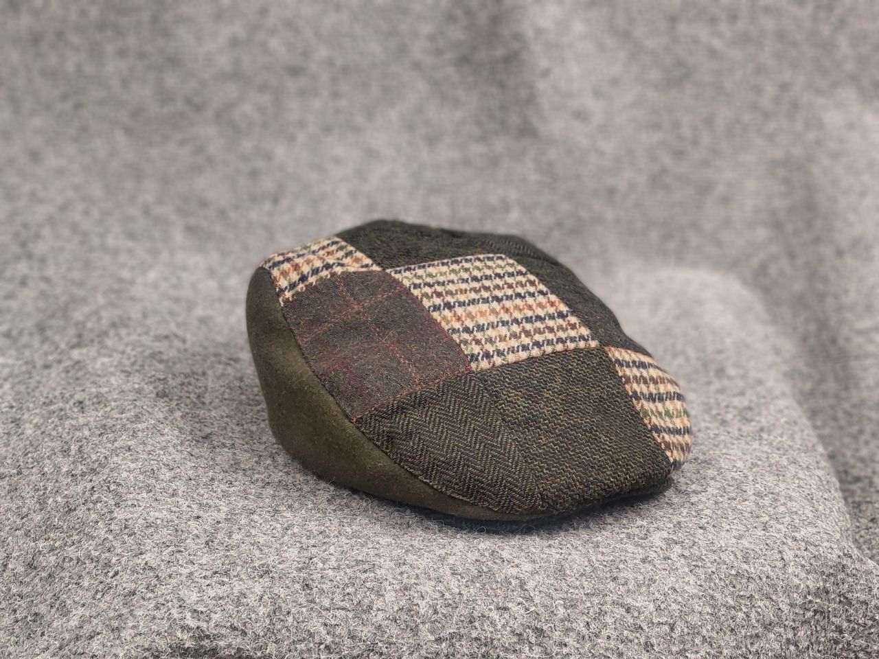 Harris Tweed Vintage 90's Heritage Harris Tweed Patchwork flat cap hat Size ONE SIZE - 4 Thumbnail