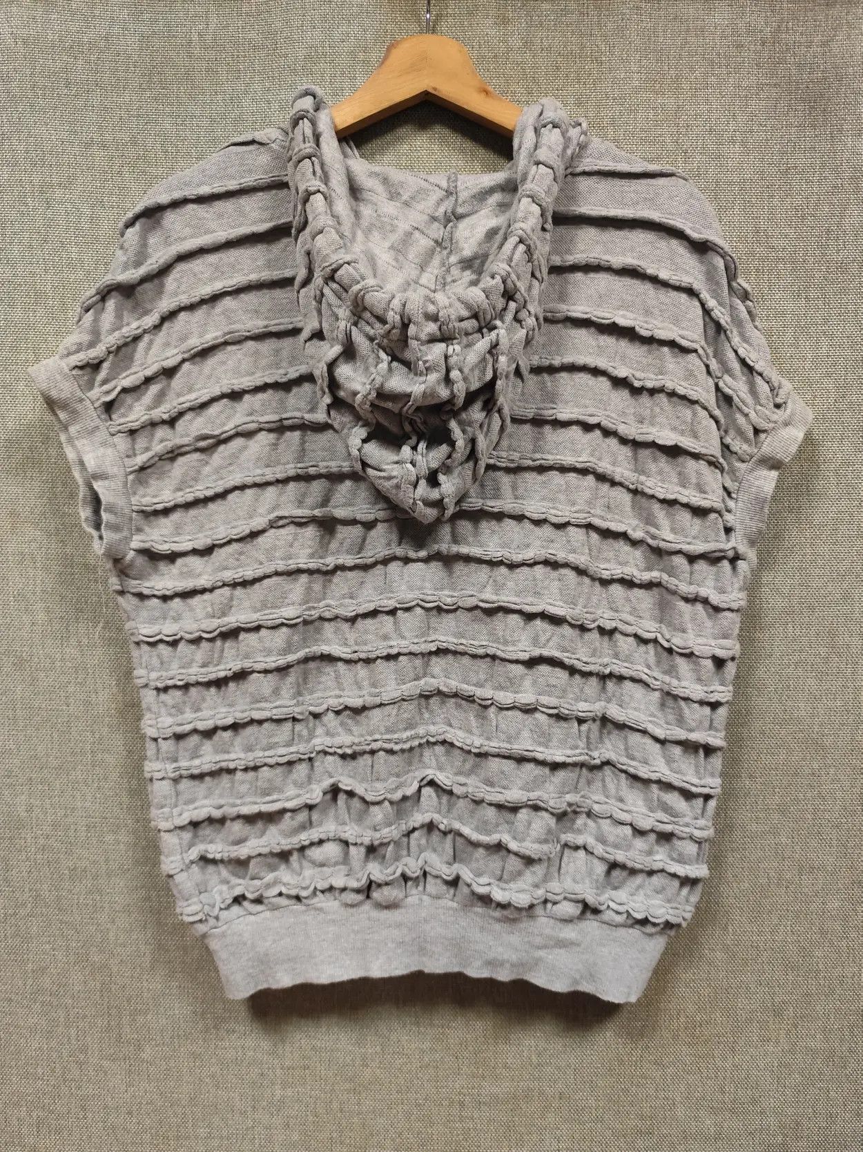 Issey Miyake Vintage 80s Issey Miyake Ruffled Short Sleeve Hoodie Size M / US 6-8 / IT 42-44 - 2 Thumbnail