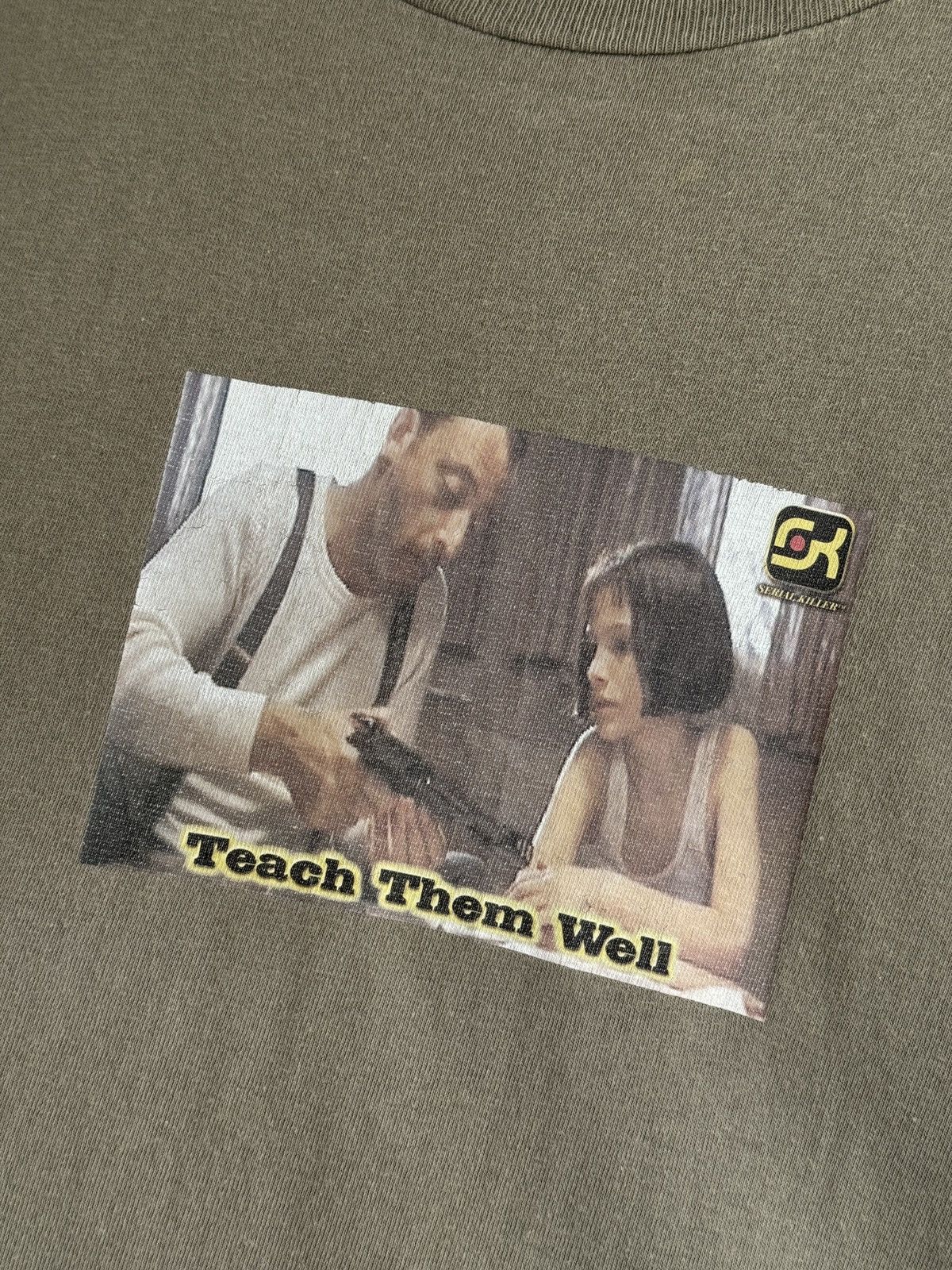 Vintage SERIAL KILLER Leon: The Professional Teach Them Well T Shirt Size US M / EU 48-50 / 2 - 2 Thumbnail
