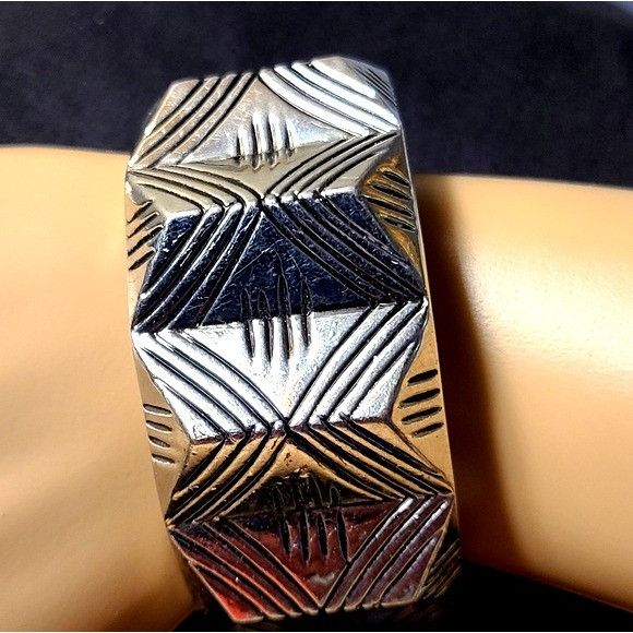Other Substantial Silver Colored Cuff SIZE 2-1/2" Diameter Size ONE SIZE - 4 Thumbnail