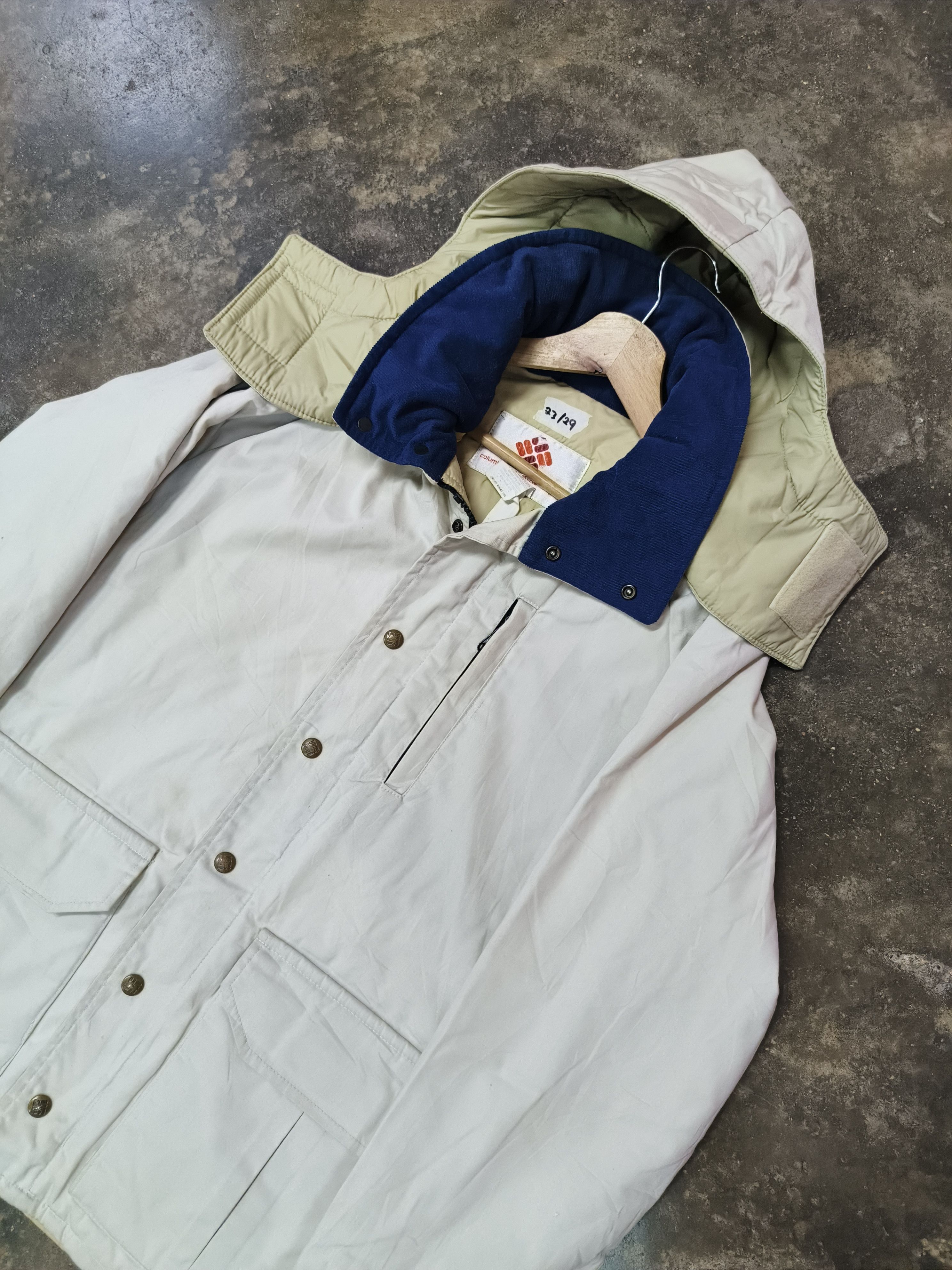 Columbia VINTAGE COLUMBIA HEAVY WINTER JACKET HOODED Size US L / EU 52-54 / 3 - 3 Thumbnail