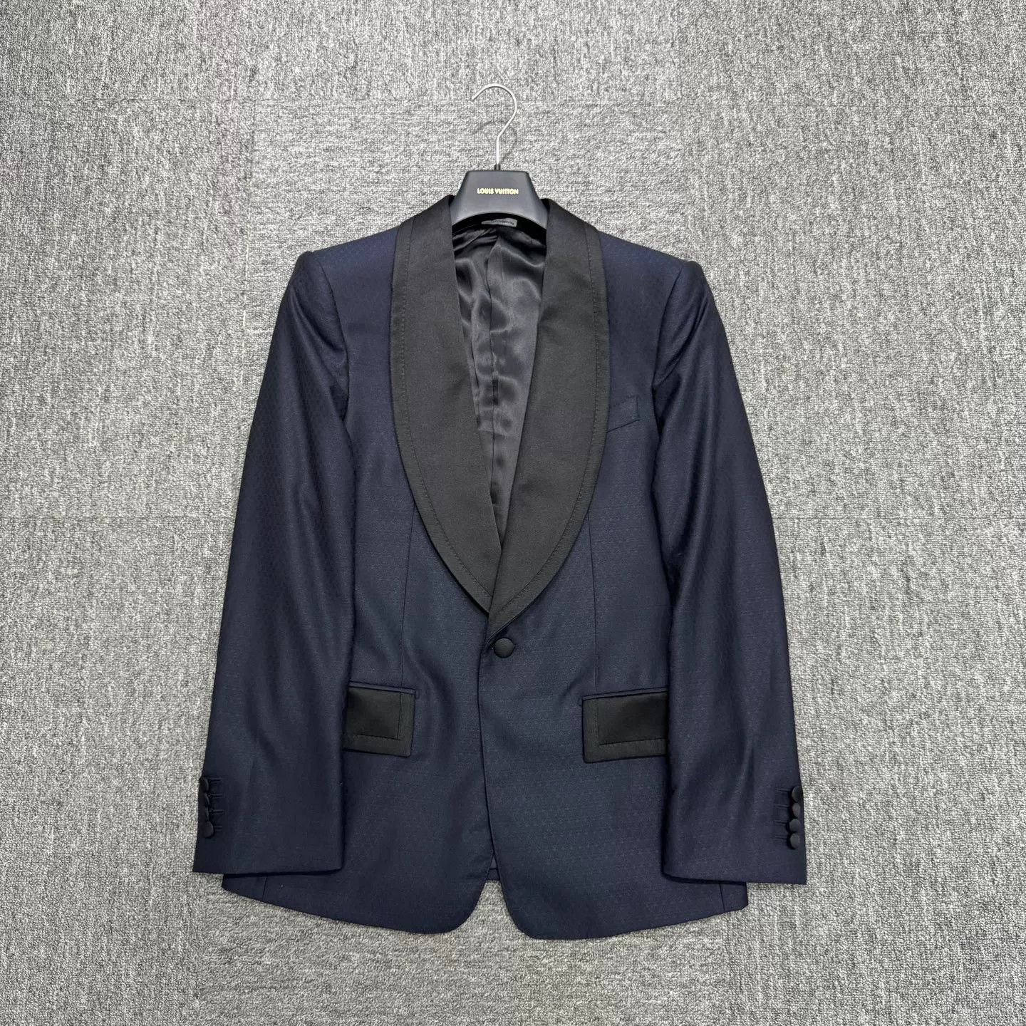Dolce & Gabbana DG Subtle Pattern Tailored Suit Jacket Size US S / EU 44-46 / 1 - 1 Thumbnail