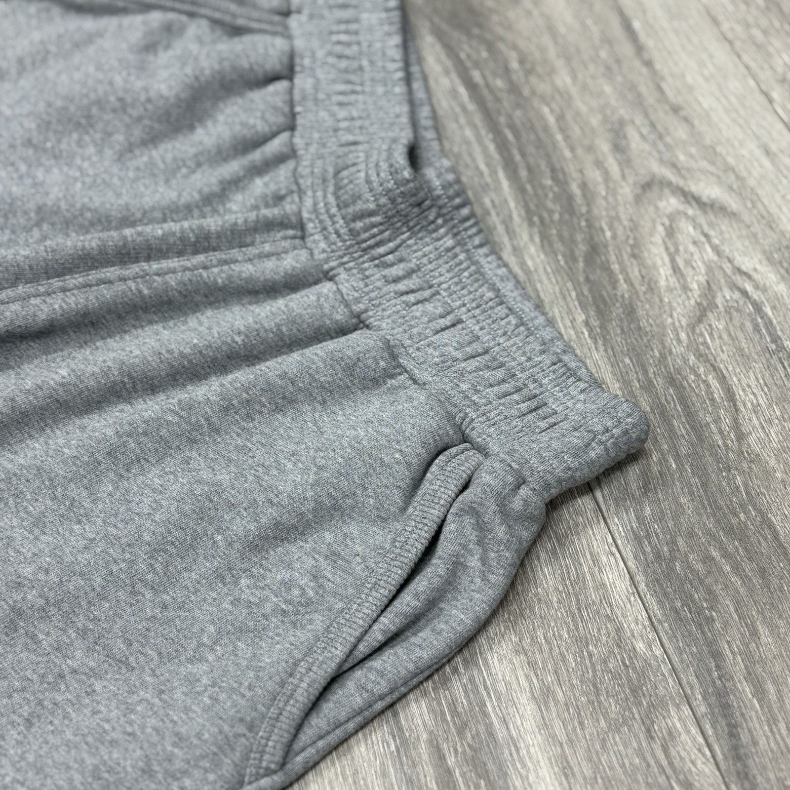 Givenchy Givenchy Latex Band Shorts ' Light Grey Melange ' | NEW! Size US 34 / EU 50 - 7 Thumbnail