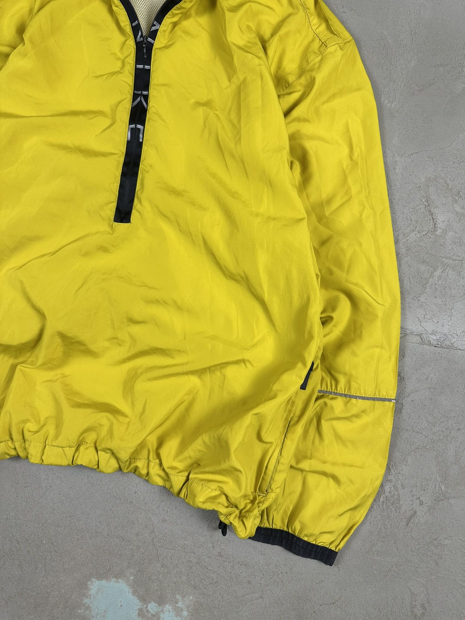 Nike 90s Vintage Nike Tracksuit Nylon Light Boxy Jacket Size US L / EU 52-54 / 3 - 4 Thumbnail