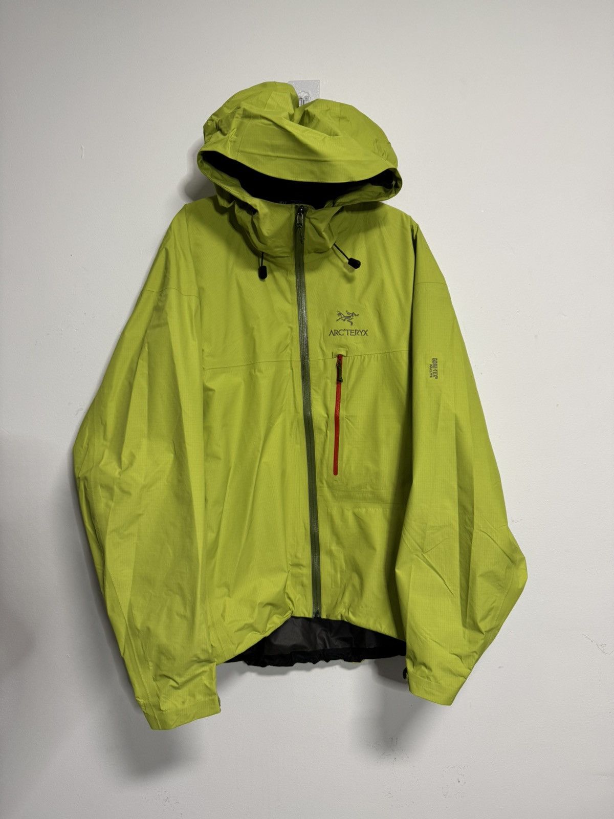 Arc'teryx Arc'teryx GORE-TEX Paclite Jacket Size XL Bright Citron/Lime Size US XL / EU 56 / 4 - 1 Thumbnail