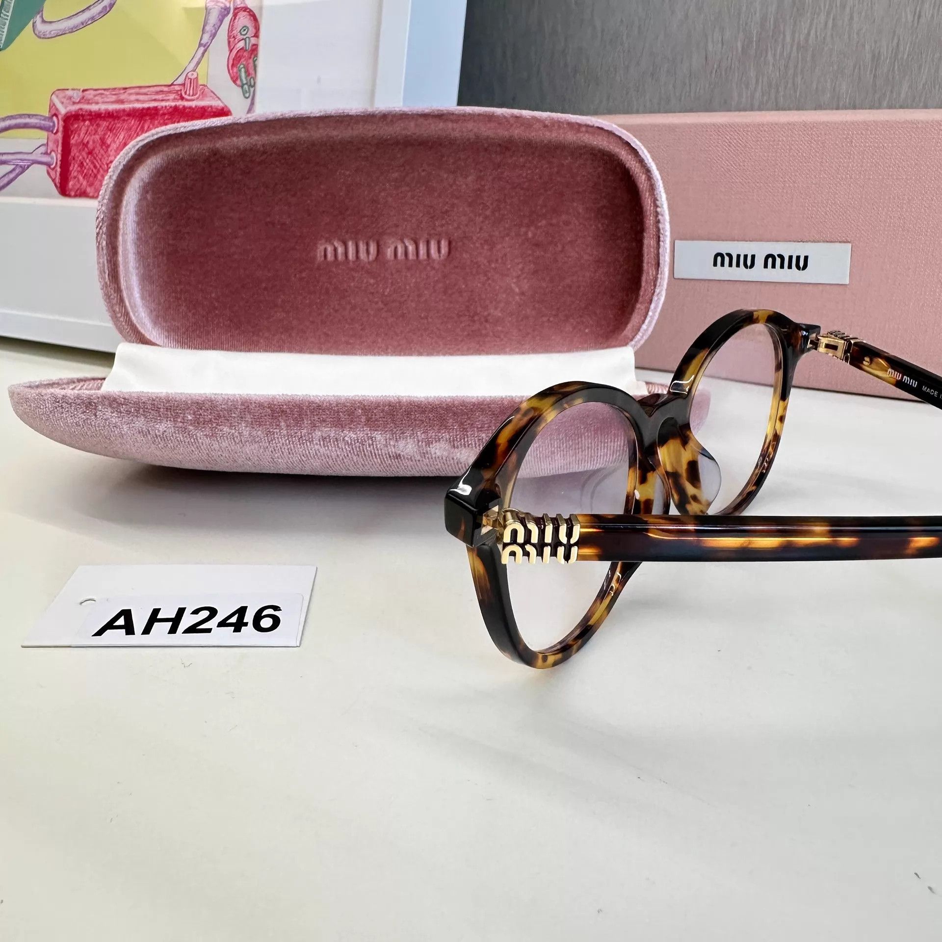 Miu Miu MIU MIU sunglasses AH246 like new with case Size ONE SIZE - 5 Thumbnail